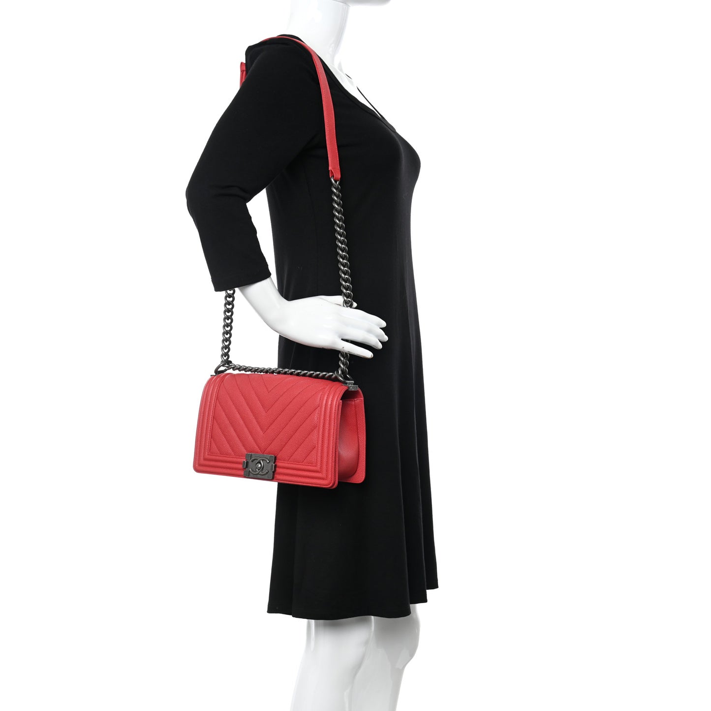 Caviar Chevron Quilted Medium Boy Flap Red