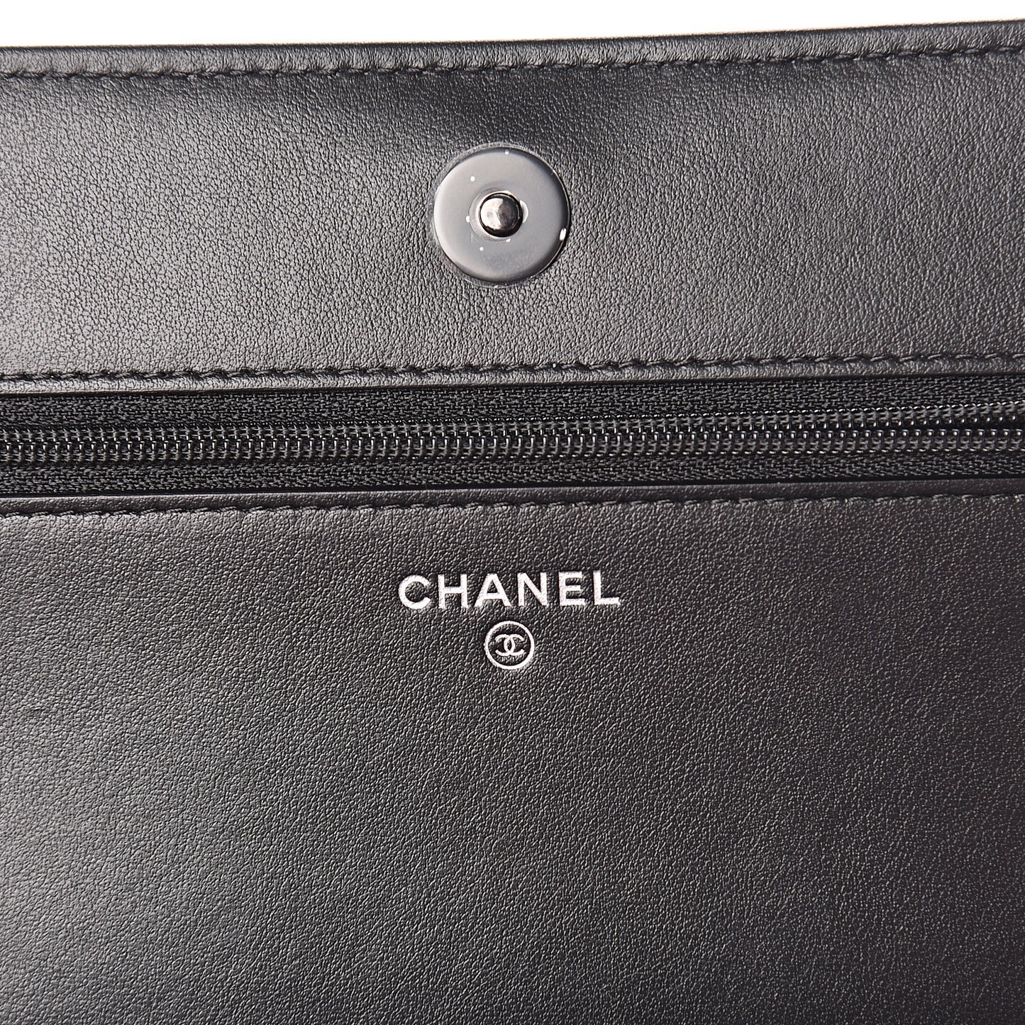 Aged Calfskin Chevron Quilted Gabrielle Wallet On Chain WOC Black