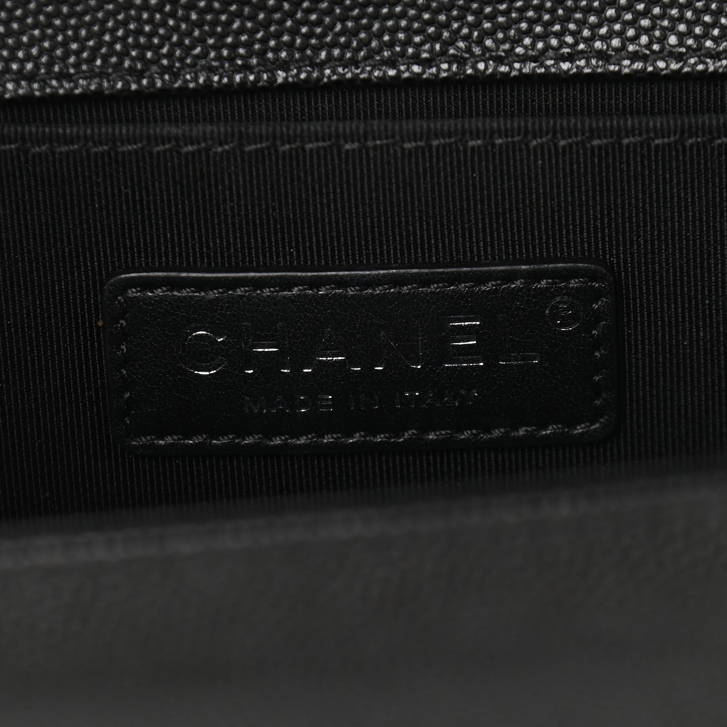 Caviar Quilted Medium Boy Flap Black