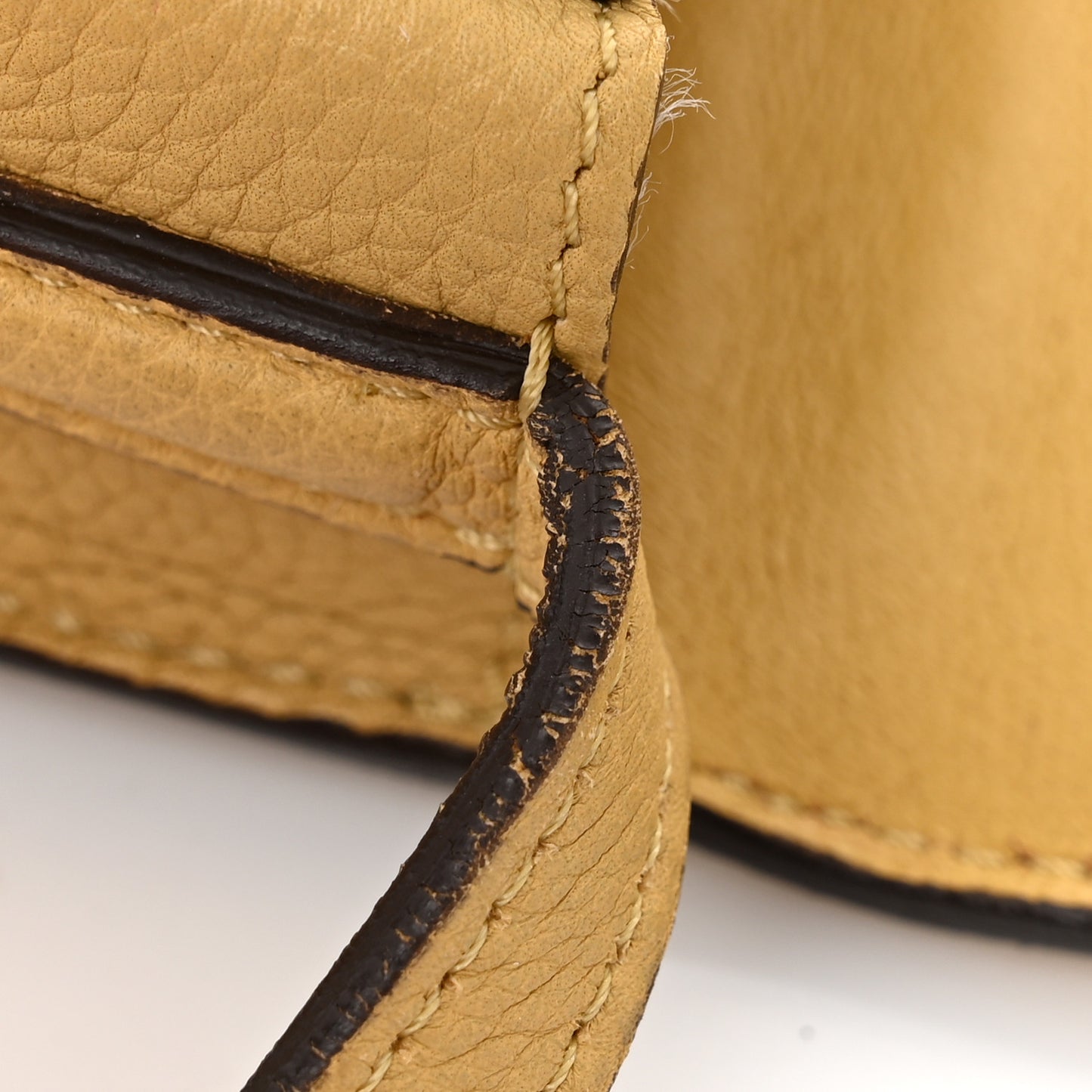 Grained Calfskin Small Trotteur Vanilla