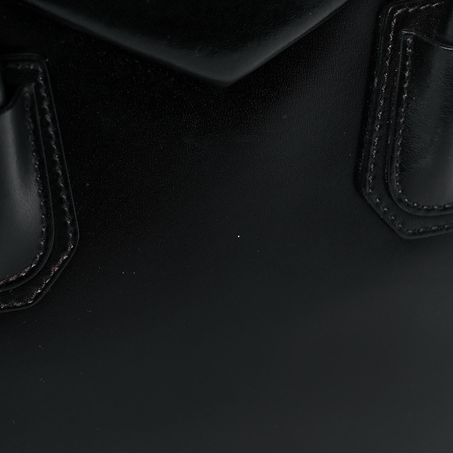 Givenchy Shiny Lord Calfskin Small Antigona Black 31 of 36