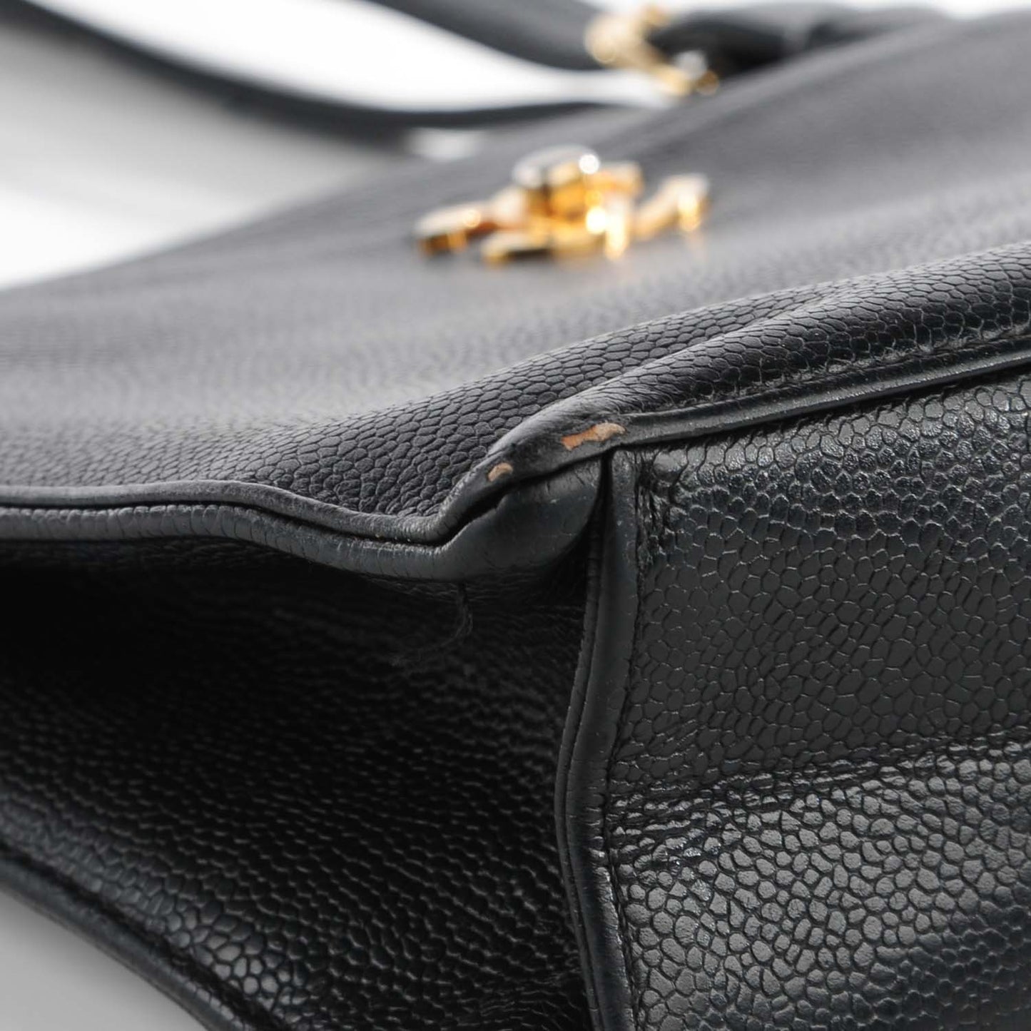 Caviar Shoulder Bag Black