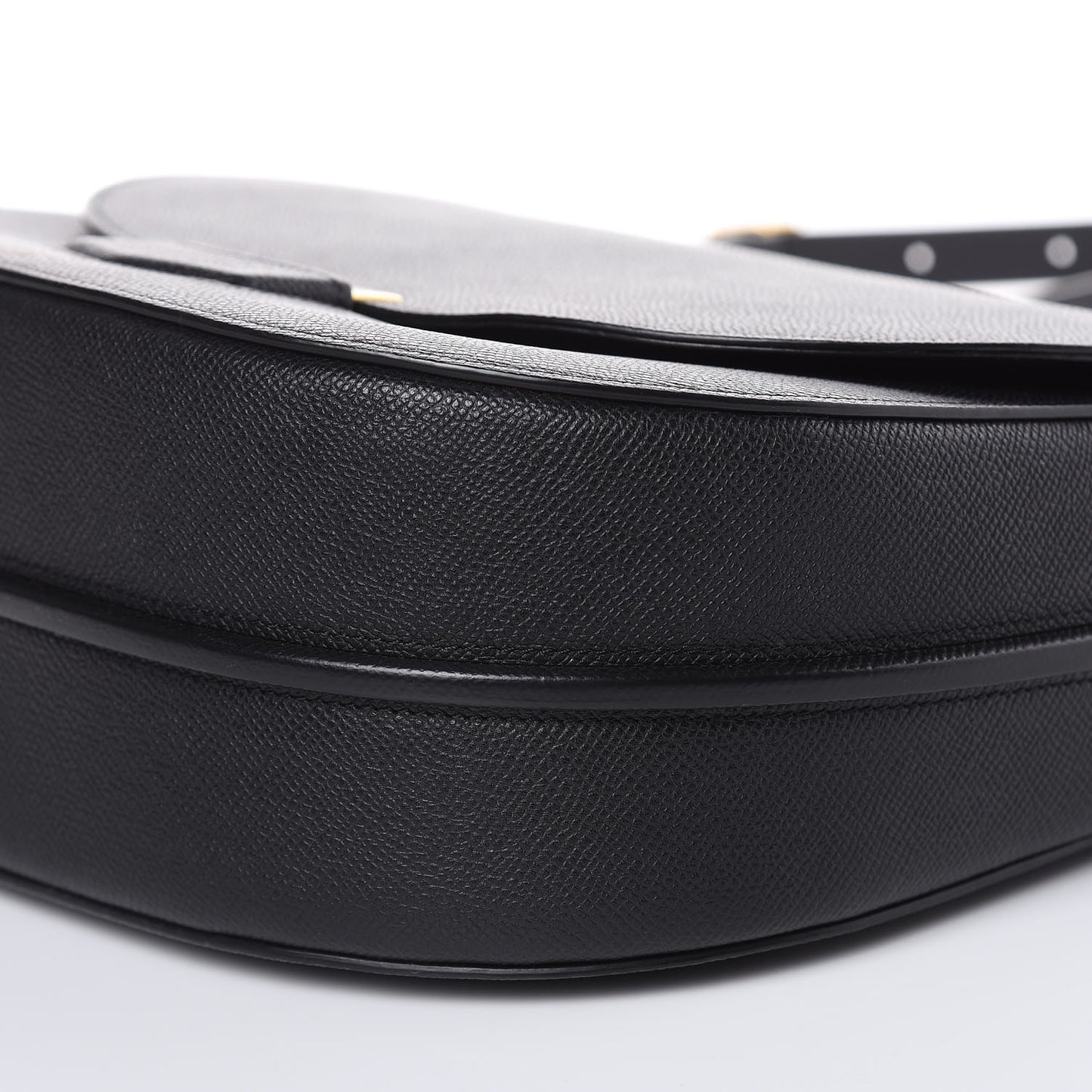 Grained Calfskin Medium Trotteur Black
