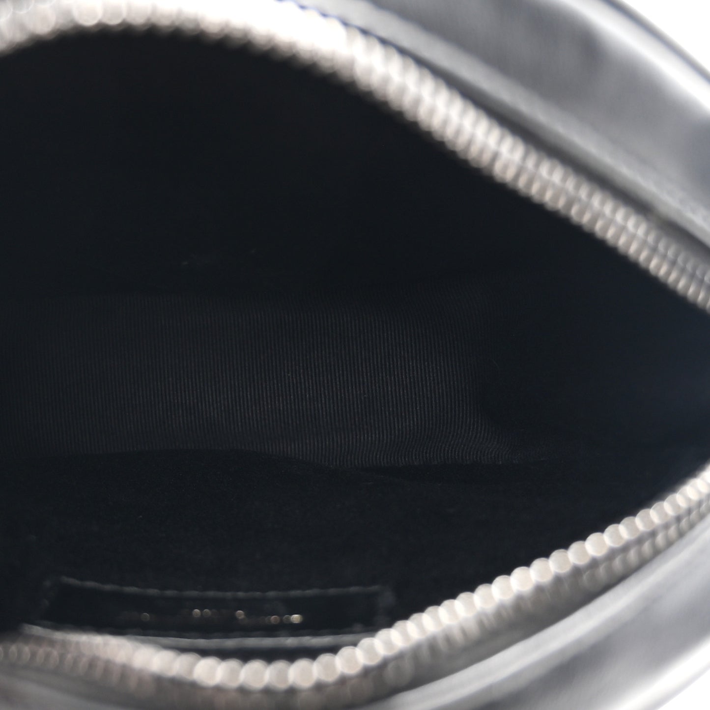 Calfskin Matelasse Chevron Round Vinyle Camera Bag Black
