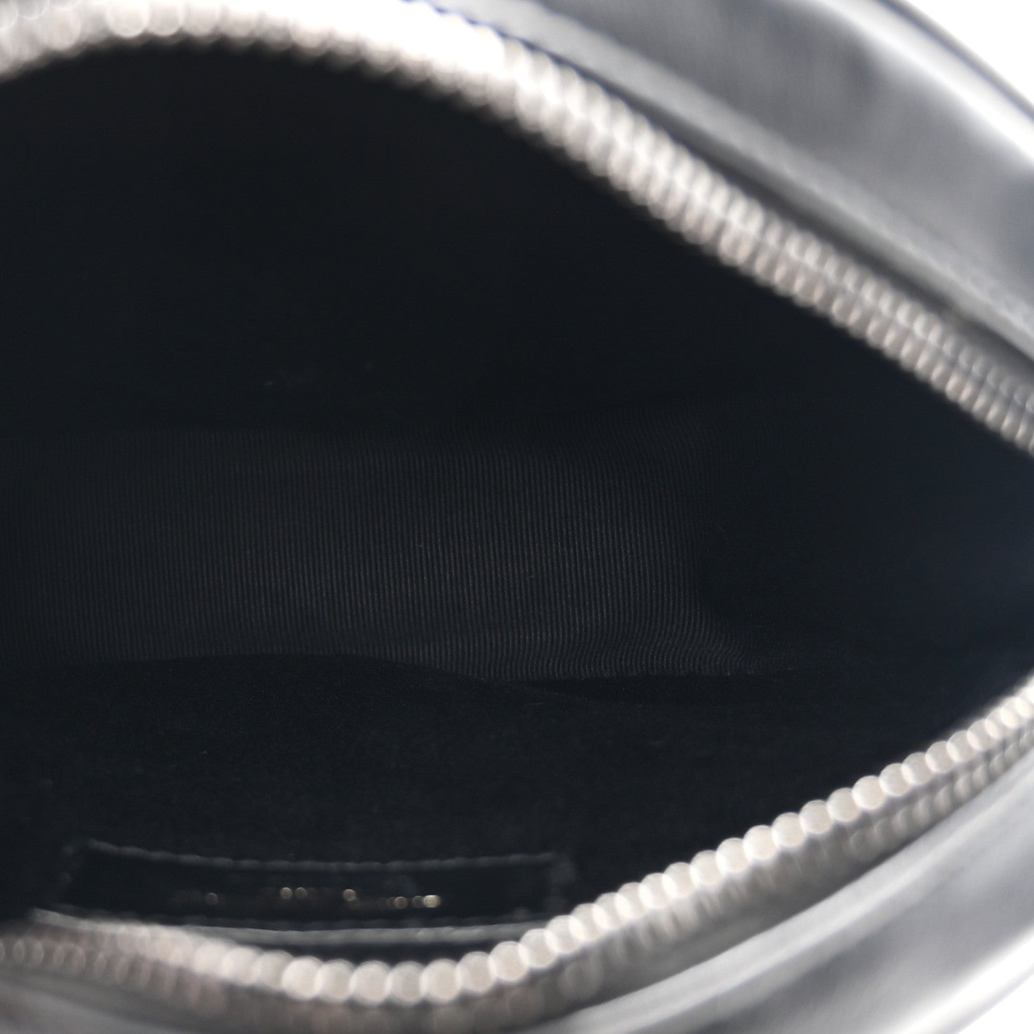 Saint Laurent Calfskin Matelasse Chevron Round Vinyle Camera Bag Black 5 of 11
