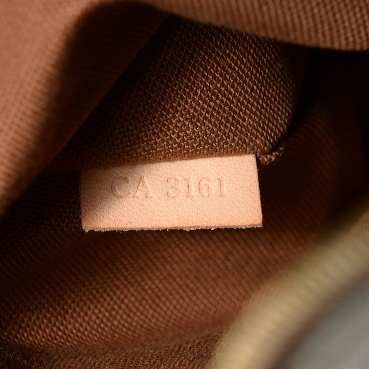Louis Vuitton Monogram Cabas Beaubourg 7 of 7