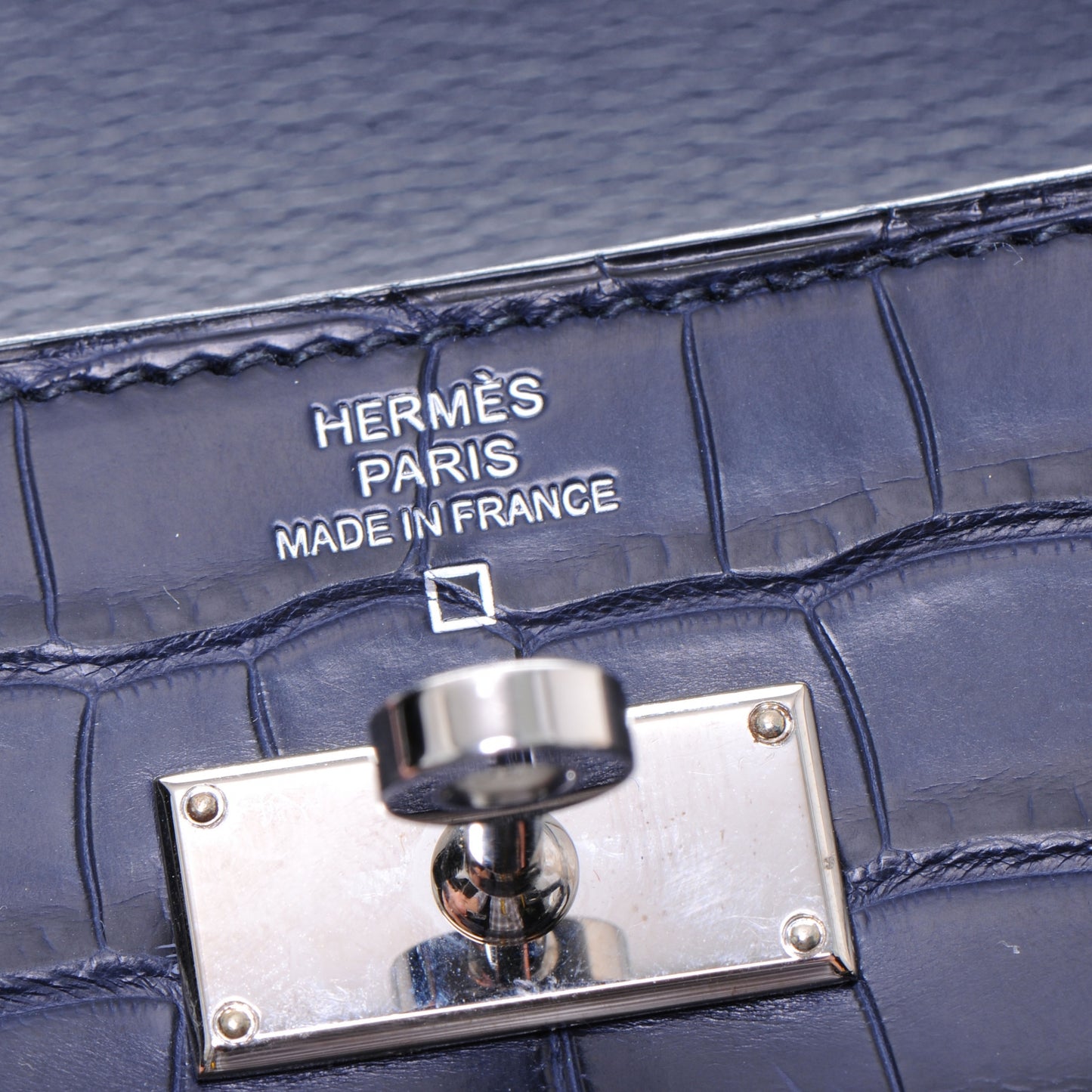 Matte Alligator Kelly Longue Wallet Bleu Abysse