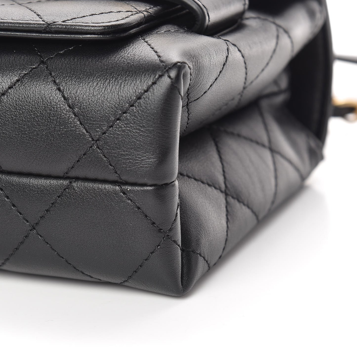 Calfskin Quilted Enchained Flap Black