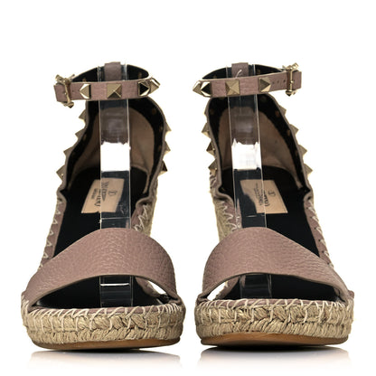 Valentino Garavani Grained Calfskin Rockstud Ankle Strap Espadrille 15/105mm Wedge Sandals 35 Poudre Natural 2 of 8