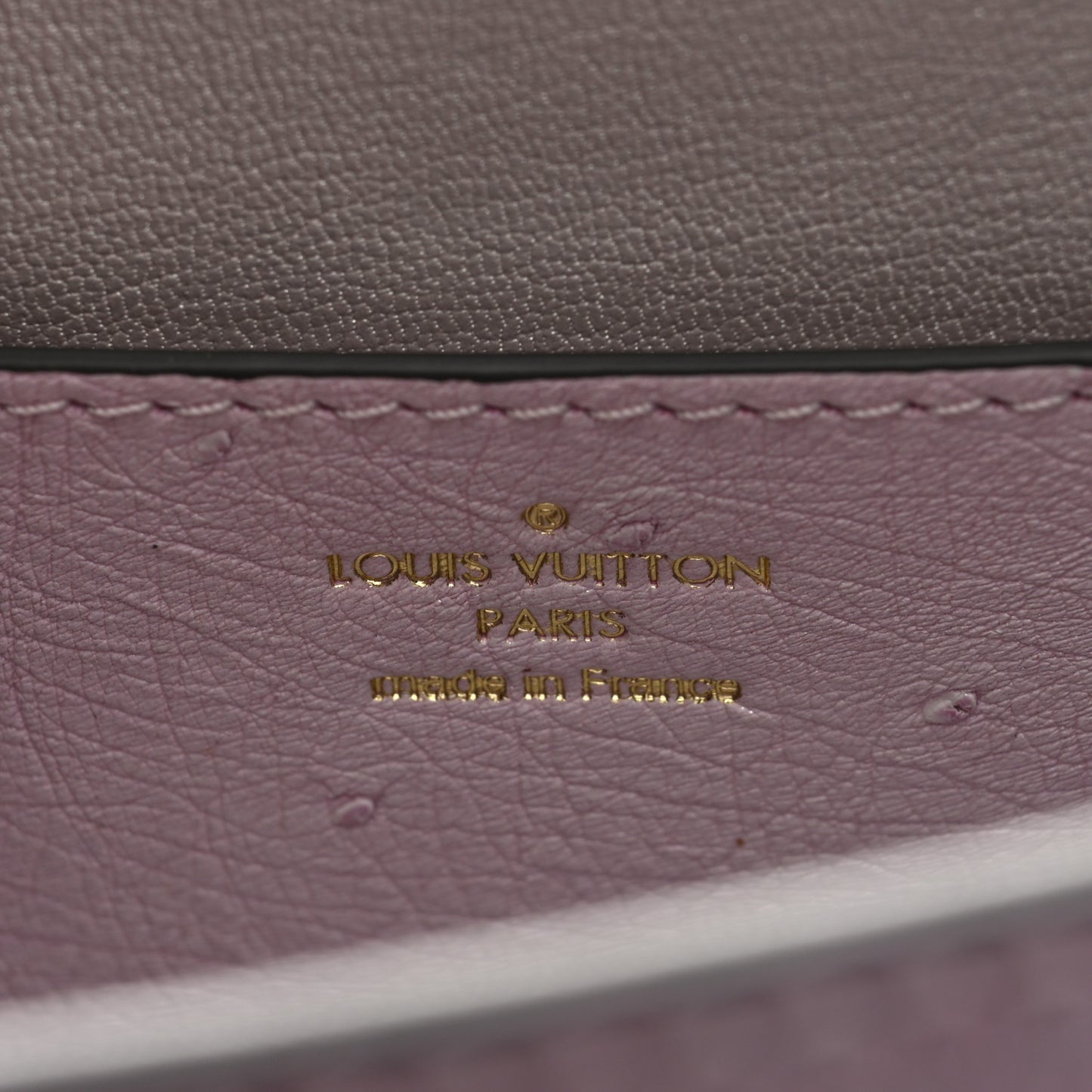 Iridescent Ostrich Rose Des Vents Mini Pearly Lilac
