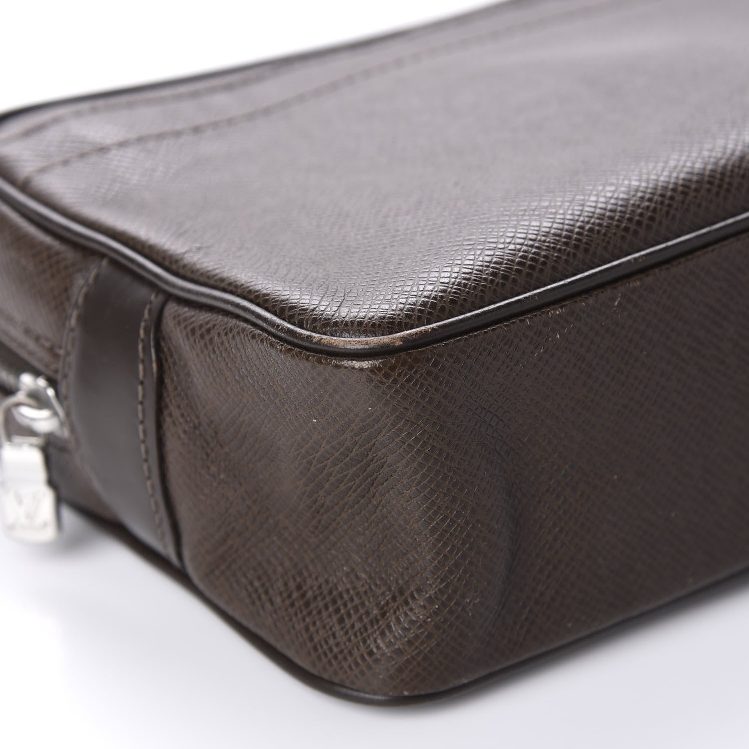 Louis Vuitton Taiga Kaluga Toiletry Pouch Grizzli 6 of 12