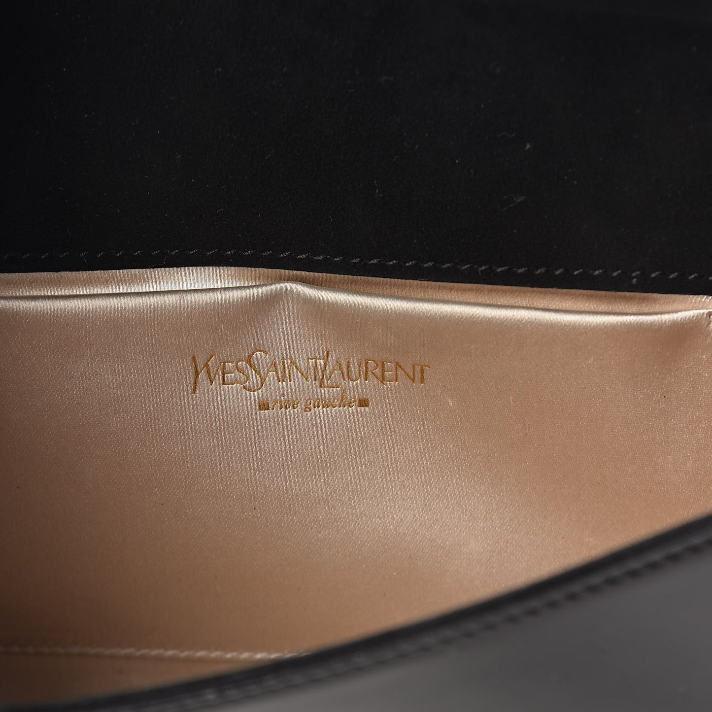 Patent Y-Mail Clutch Black