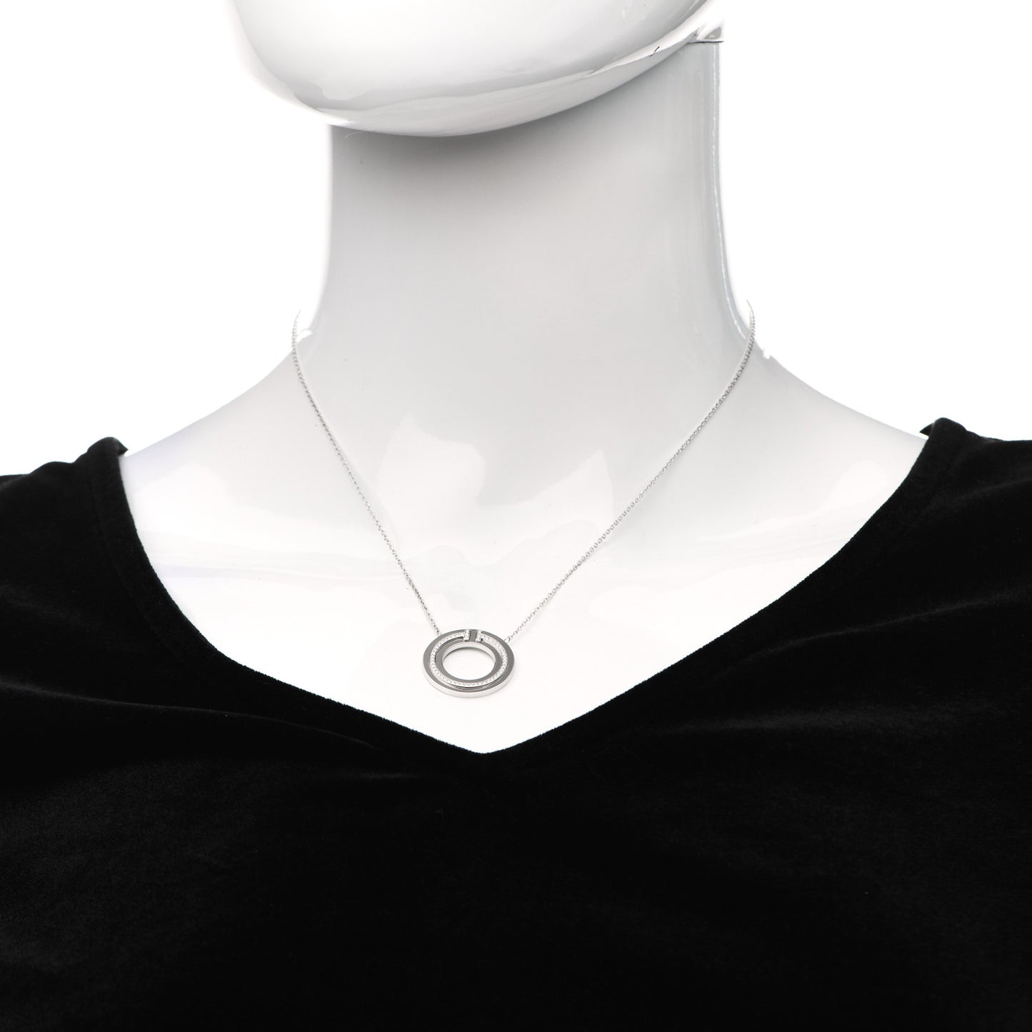 18K White Gold Diamond T Circle Pendant Necklace