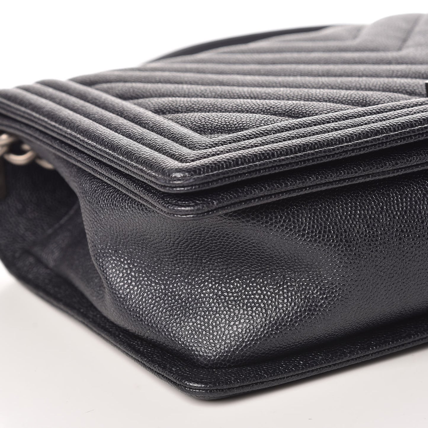 Caviar Quilted Chevron New Medium Boy Flap Navy