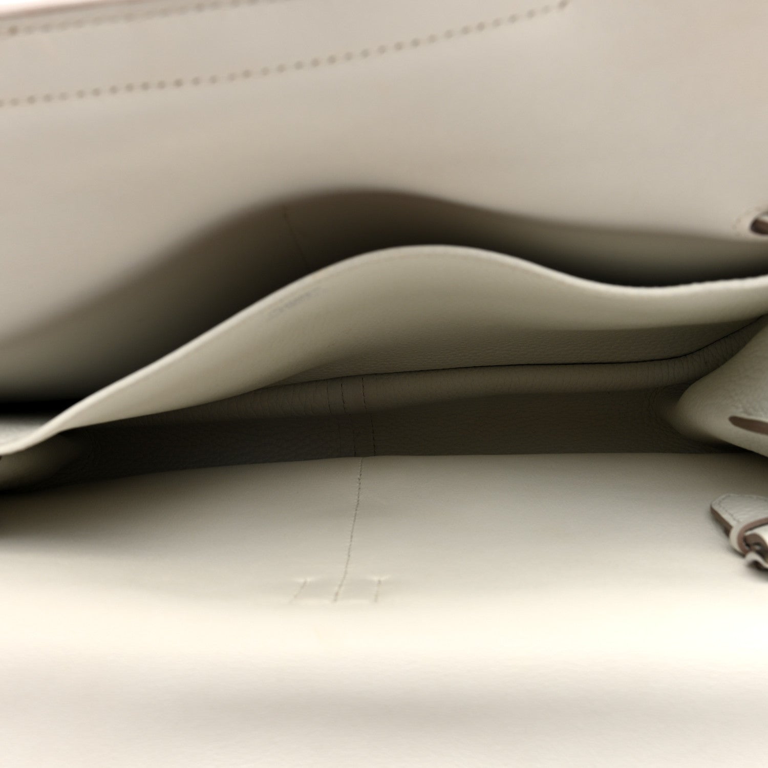 Hermes Taurillon Clemence Halzan 31 GM Craie 5 of 10