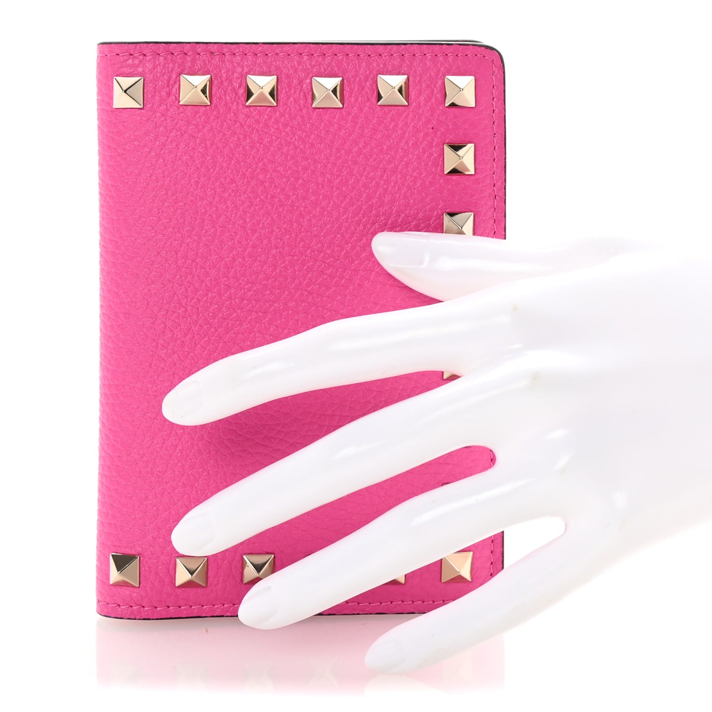 Pebbled Calfskin Rockstud Passport Cover Pink PP