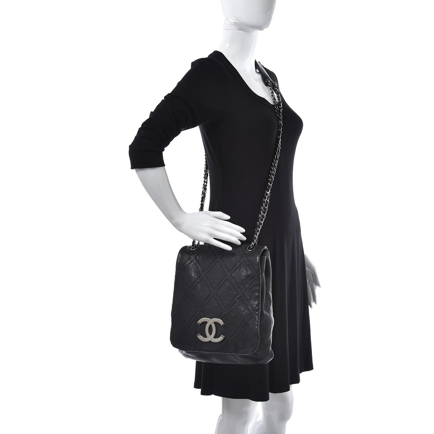 Calfskin Diamond Stitch Large Messenger Black