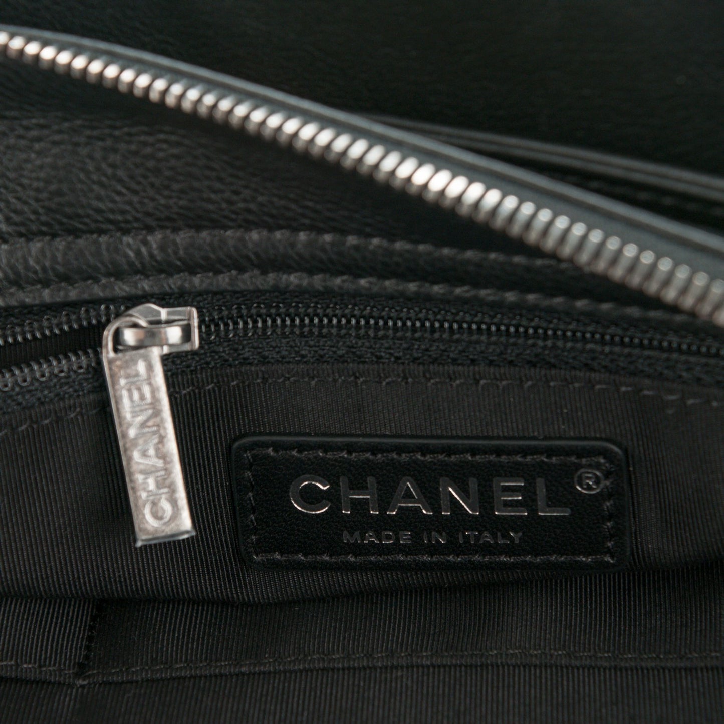 Calfskin Quilted Frame In Chain Tote Black