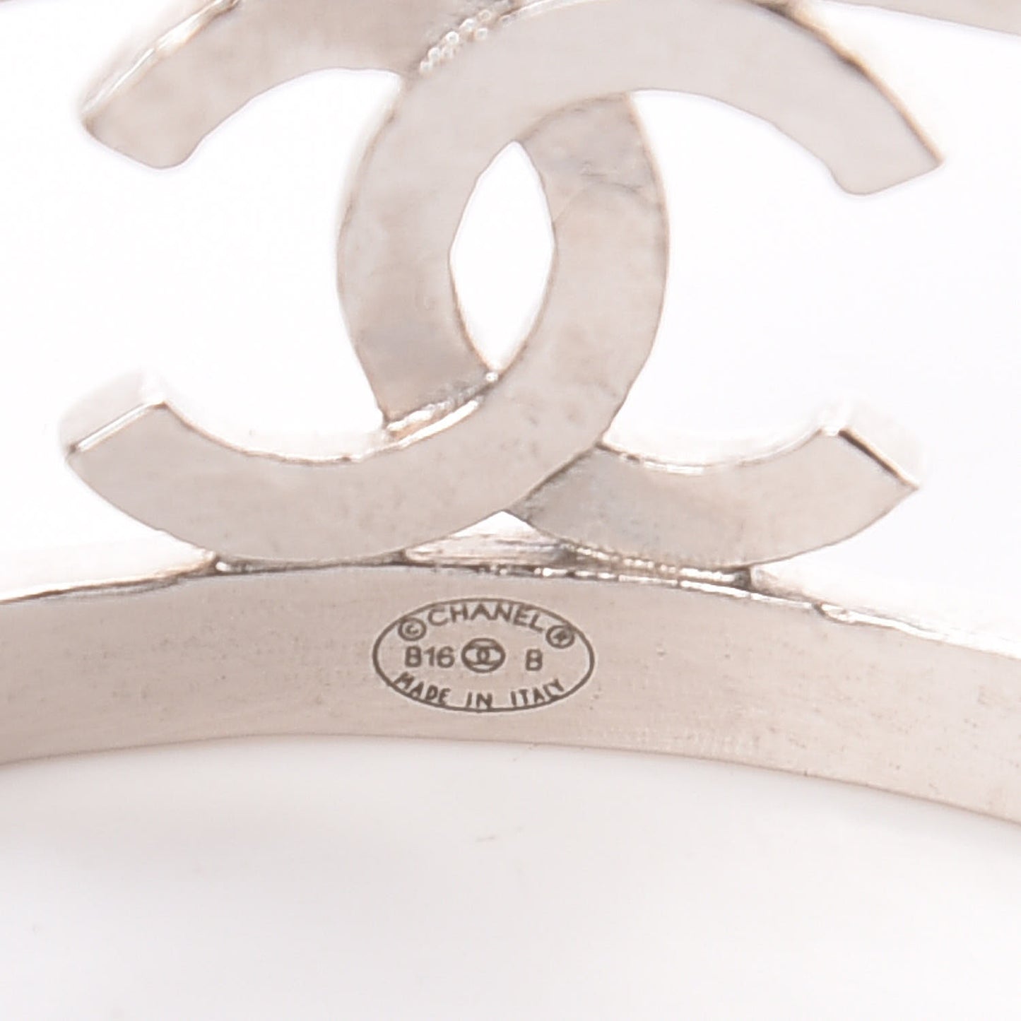Metal CC Cuff Silver