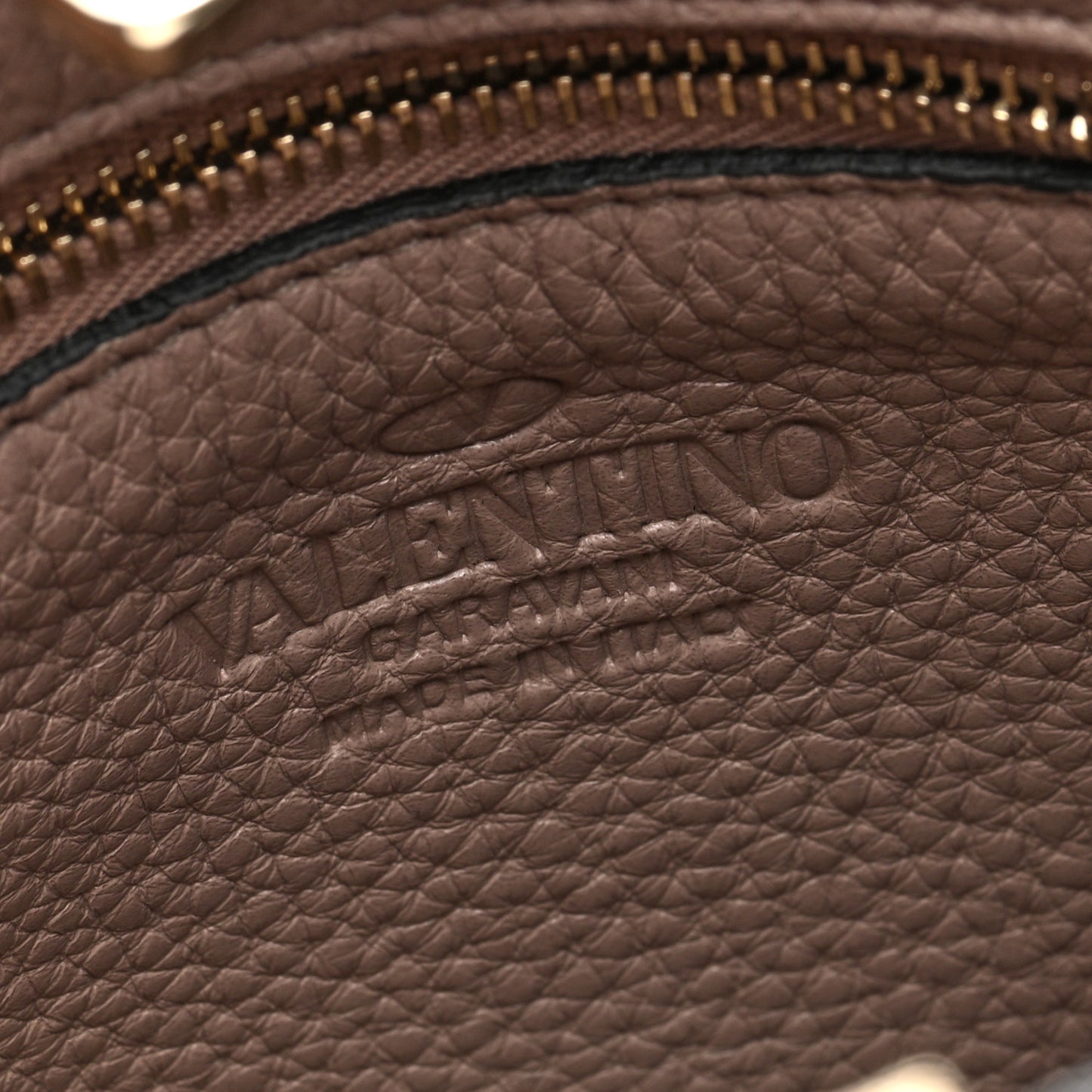 Pebbled Calfskin Mini Rockstud Flip-Lock Messenger Bag Poudre