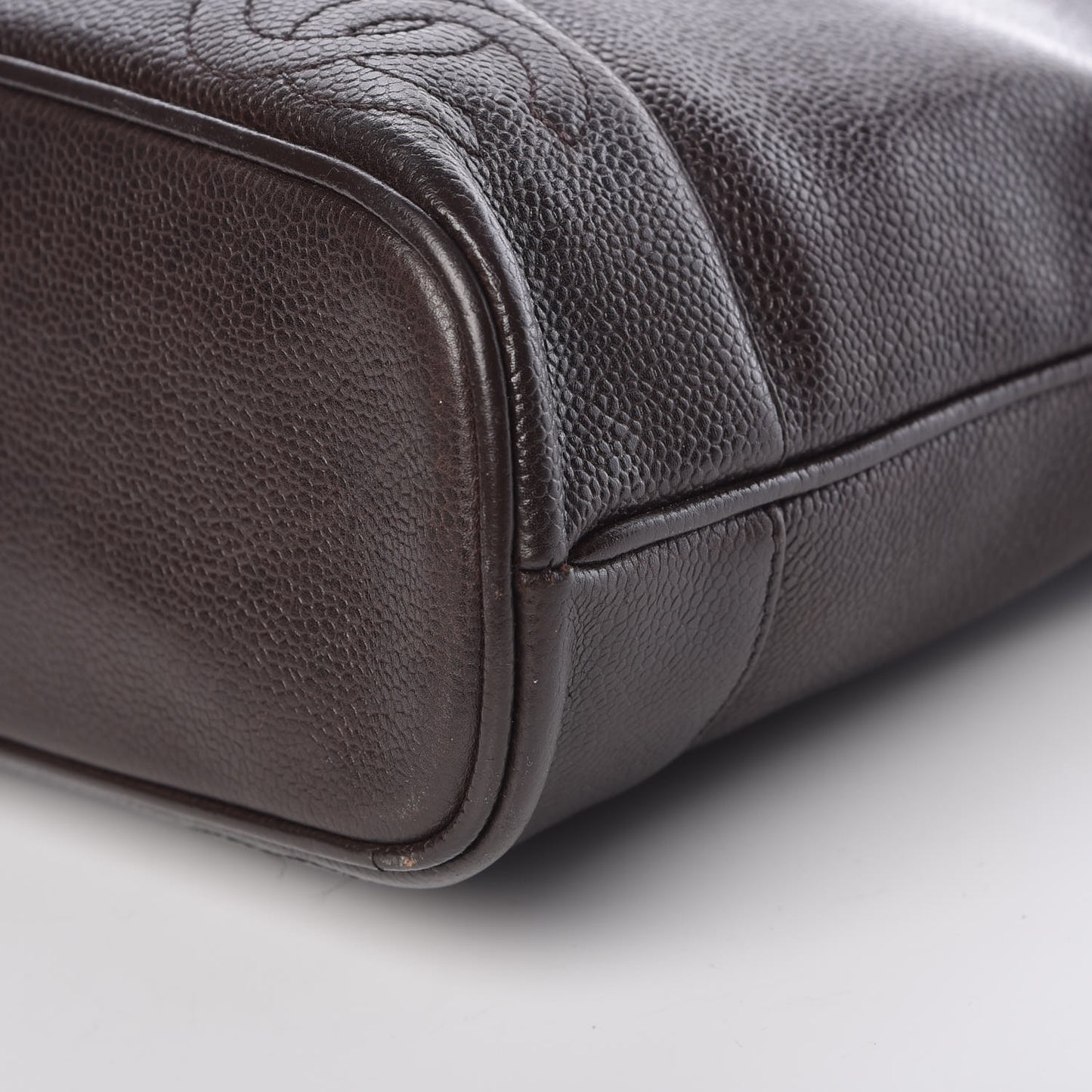 Caviar Shoulder Bag Brown