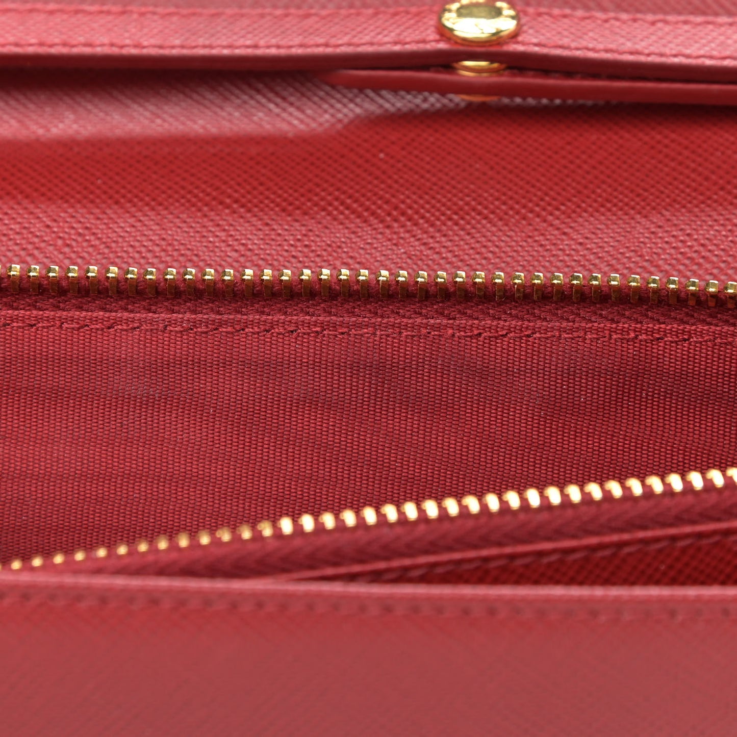 Saffiano Metal Flap Wallet With Strap Fuoco