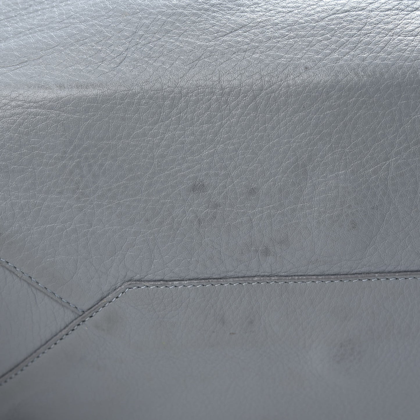 Veau Papier A4 Zip Around Tote Grey