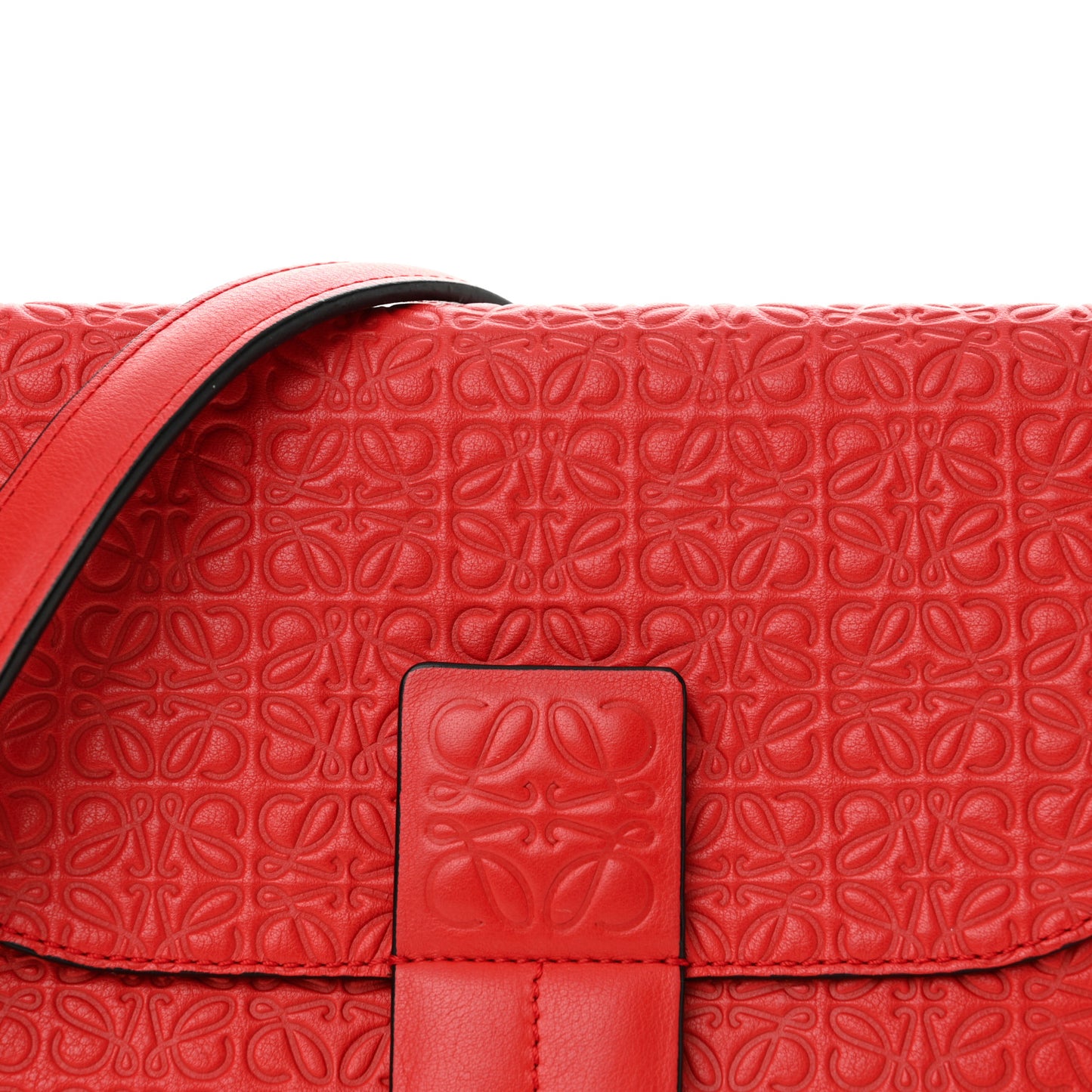 Goatskin Embossed Avenue Shoulder Bag Red