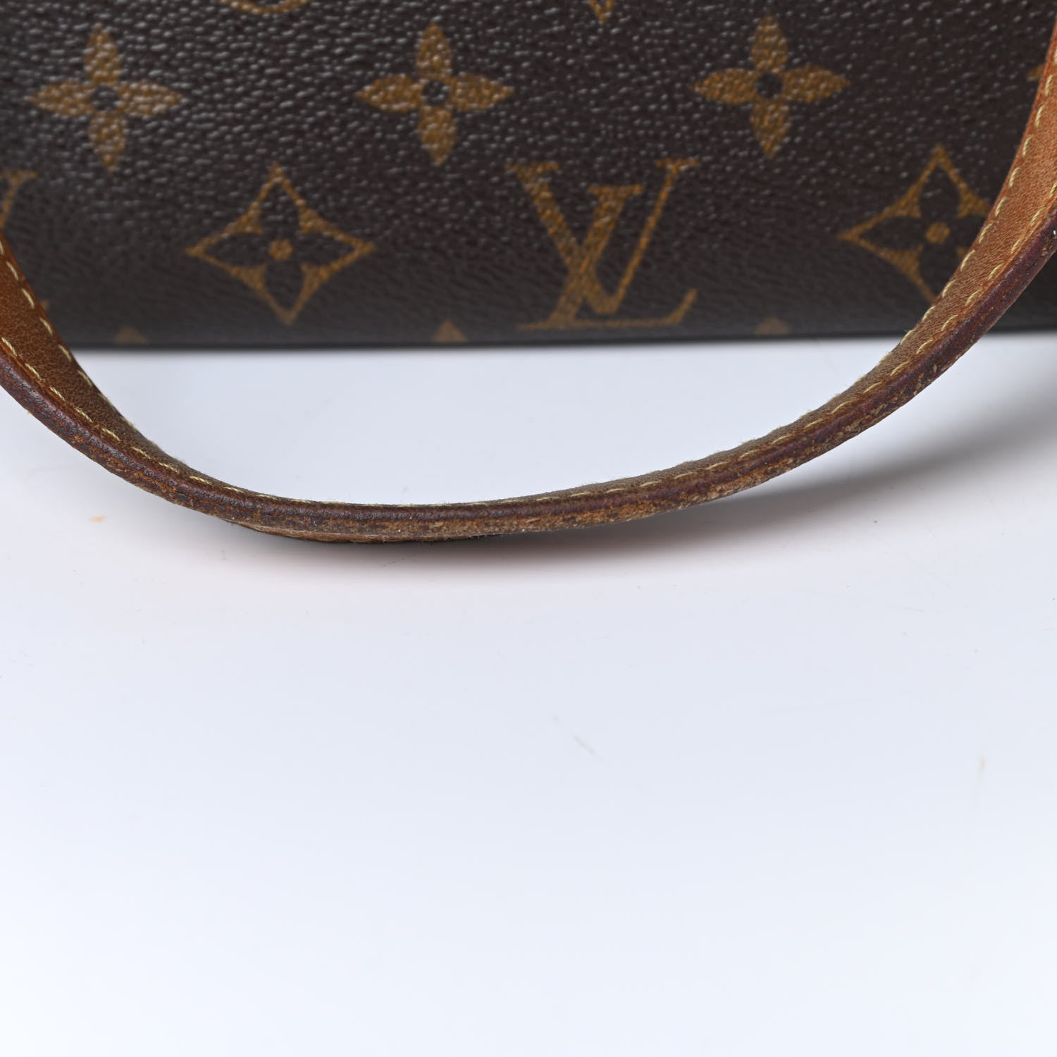 Louis Vuitton Monogram Batignolles Horizontal 16 of 19