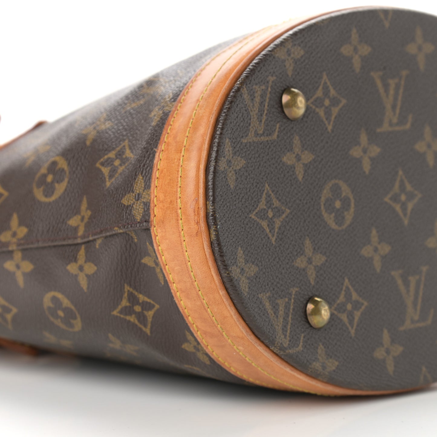 Monogram Petit Bucket 23