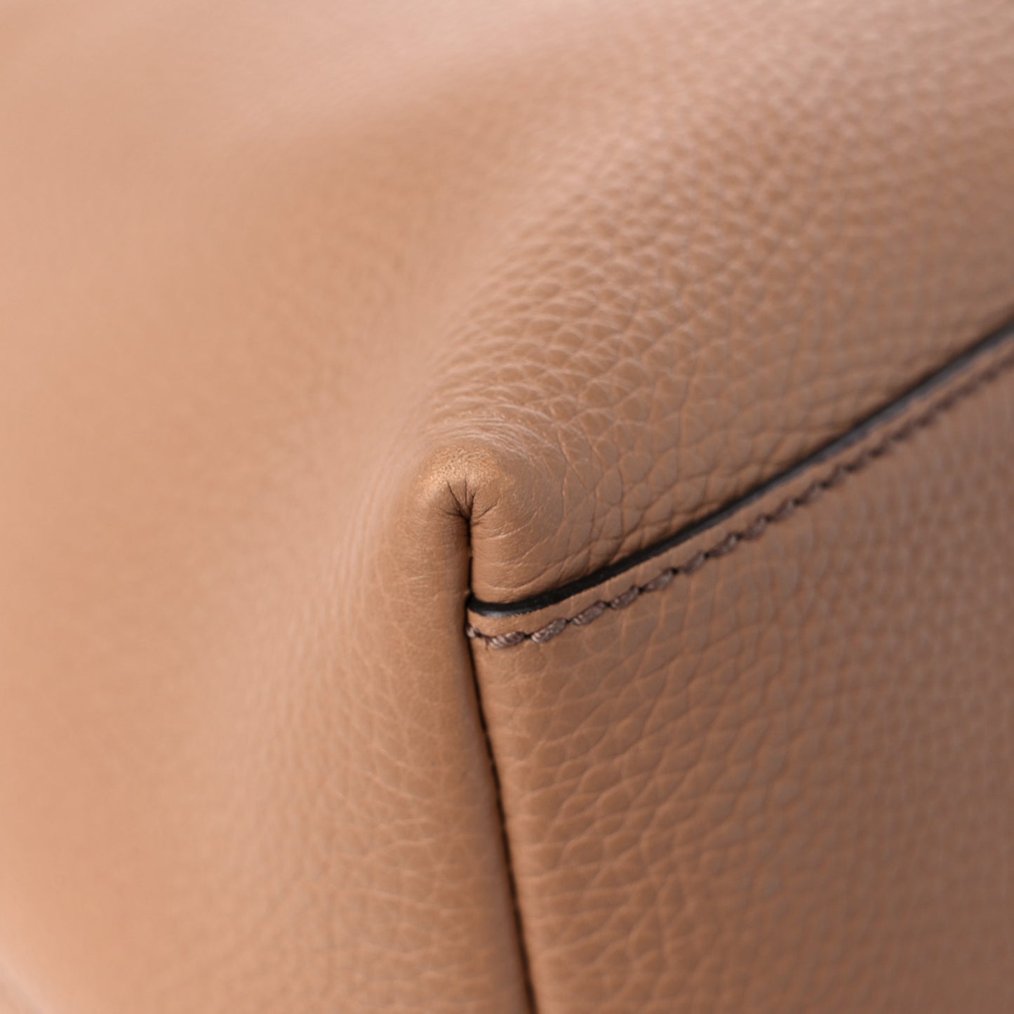 Pebbled Calfskin Medium Soho Chain Shoulder Bag Camelia