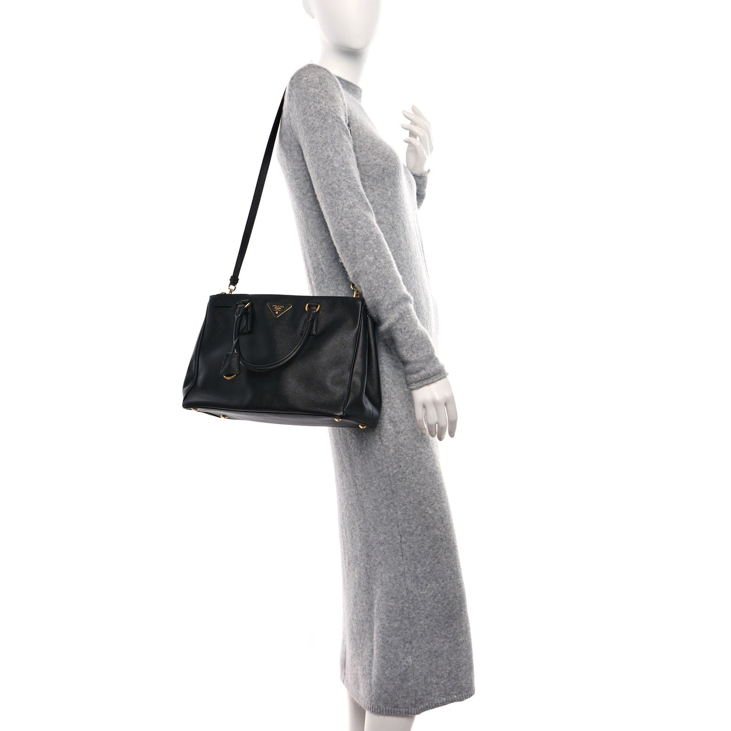 Saffiano Medium Galleria Double Zip Tote Black