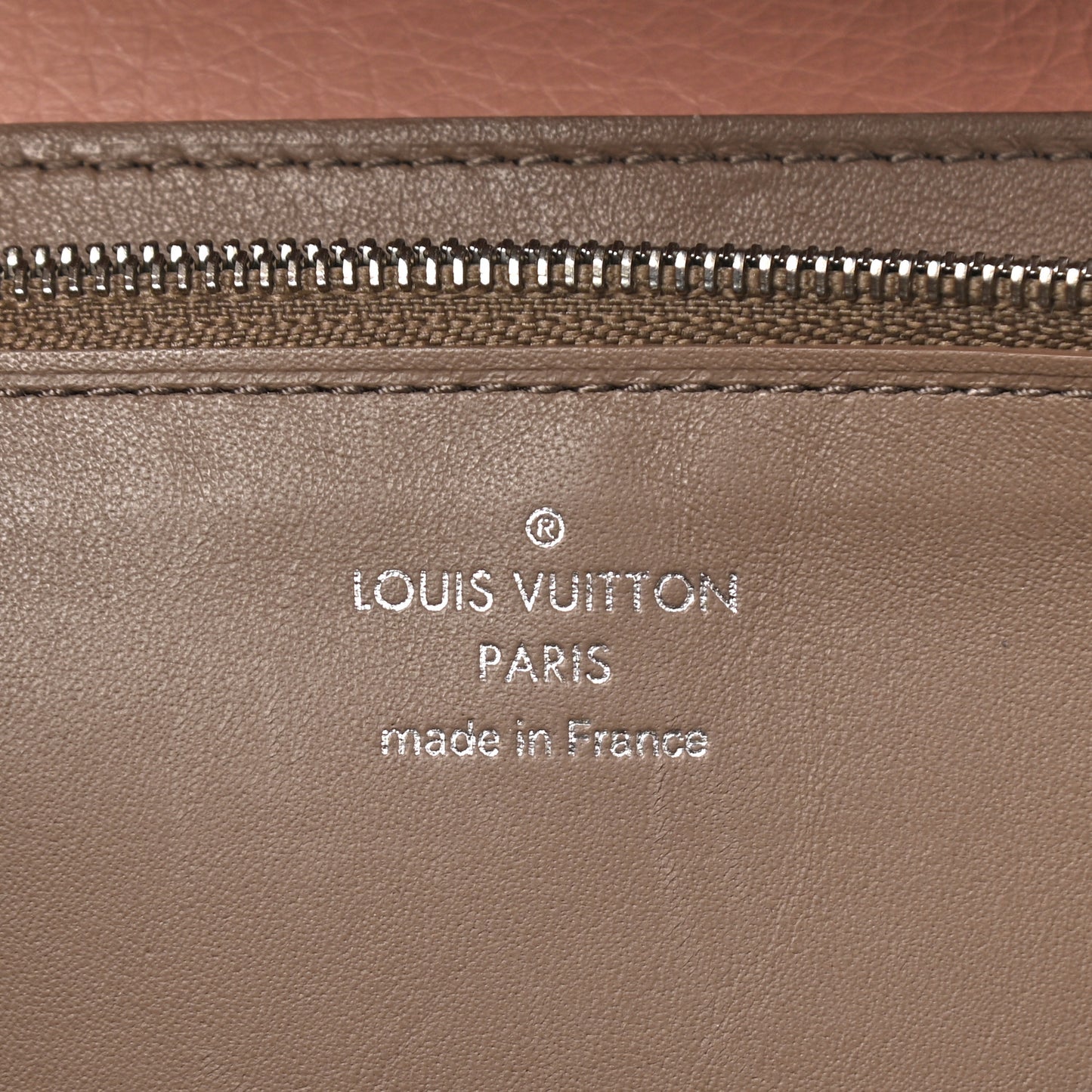 Taurillon Capucines Wallet Magnolia