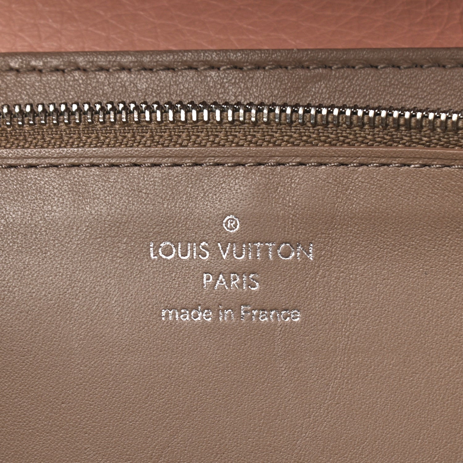 Louis Vuitton Taurillon Capucines Wallet Magnolia 6 of 12