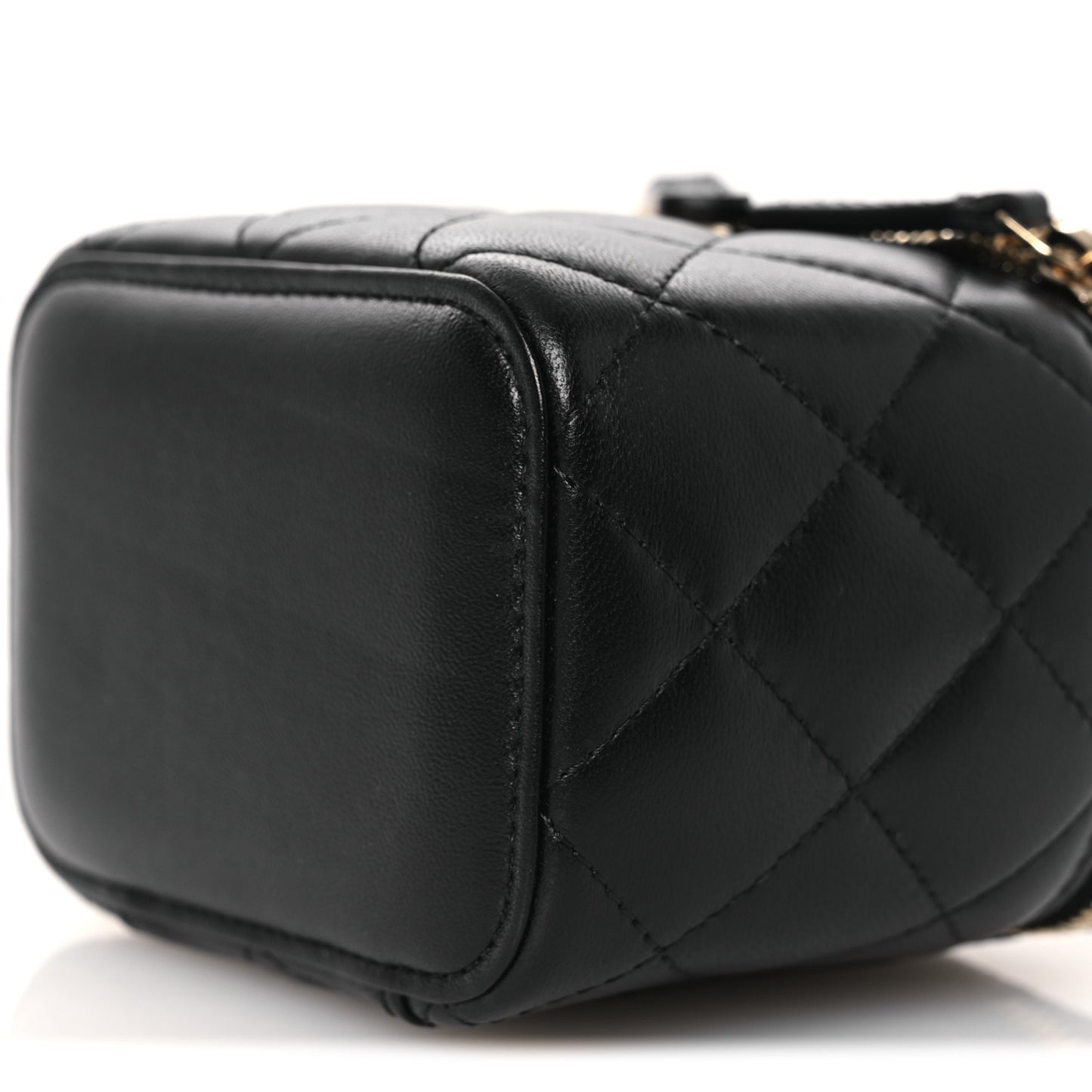 Lambskin Quilted Mini Pearl Crush Vanity Case With Chain Black