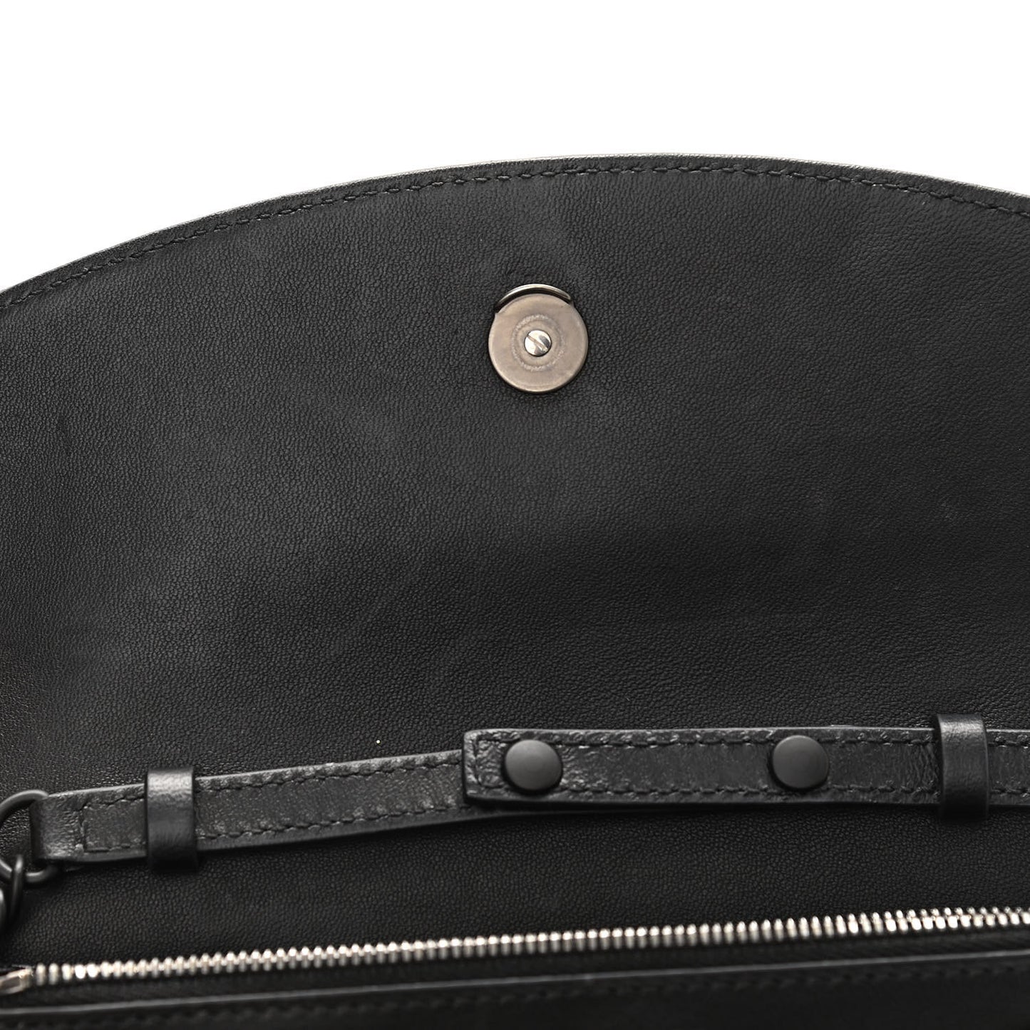 Shiny Goatskin Logo Embossed Monochrome BB Wallet On Chain Black