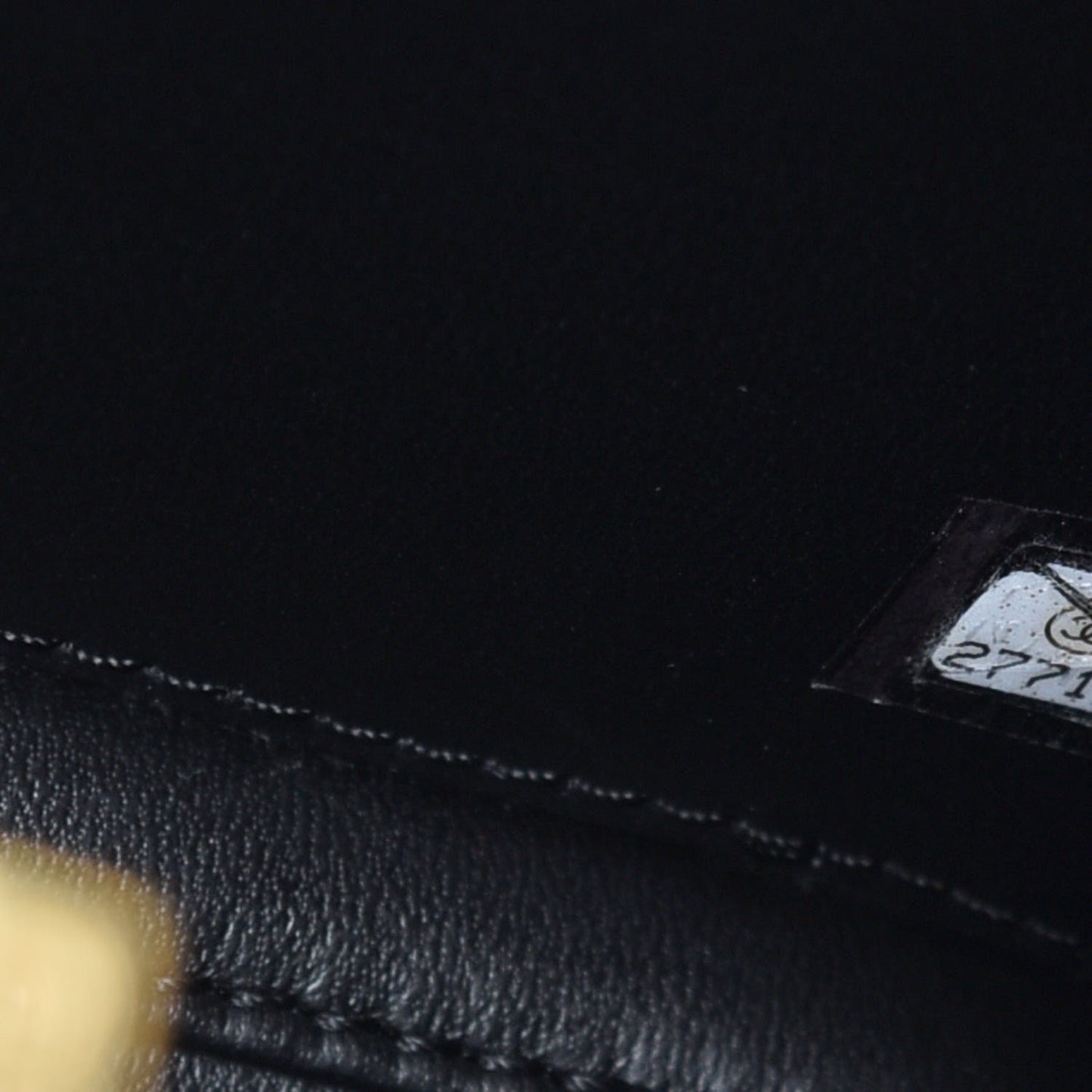 Caviar Quilted Medium CC Filigree Vanity Case Black