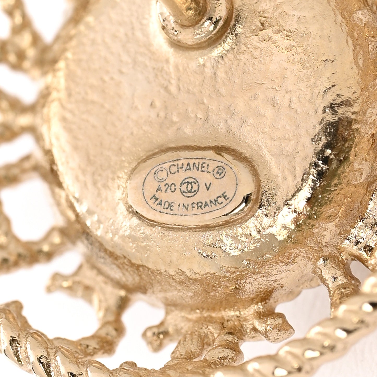 Pearl CC Round Rope Logo Earrings Gold