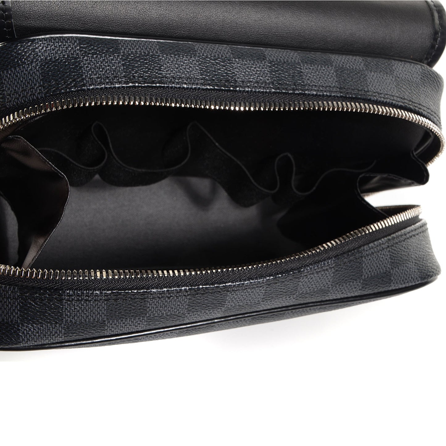 Damier Graphite Hanging Toiletry Kit