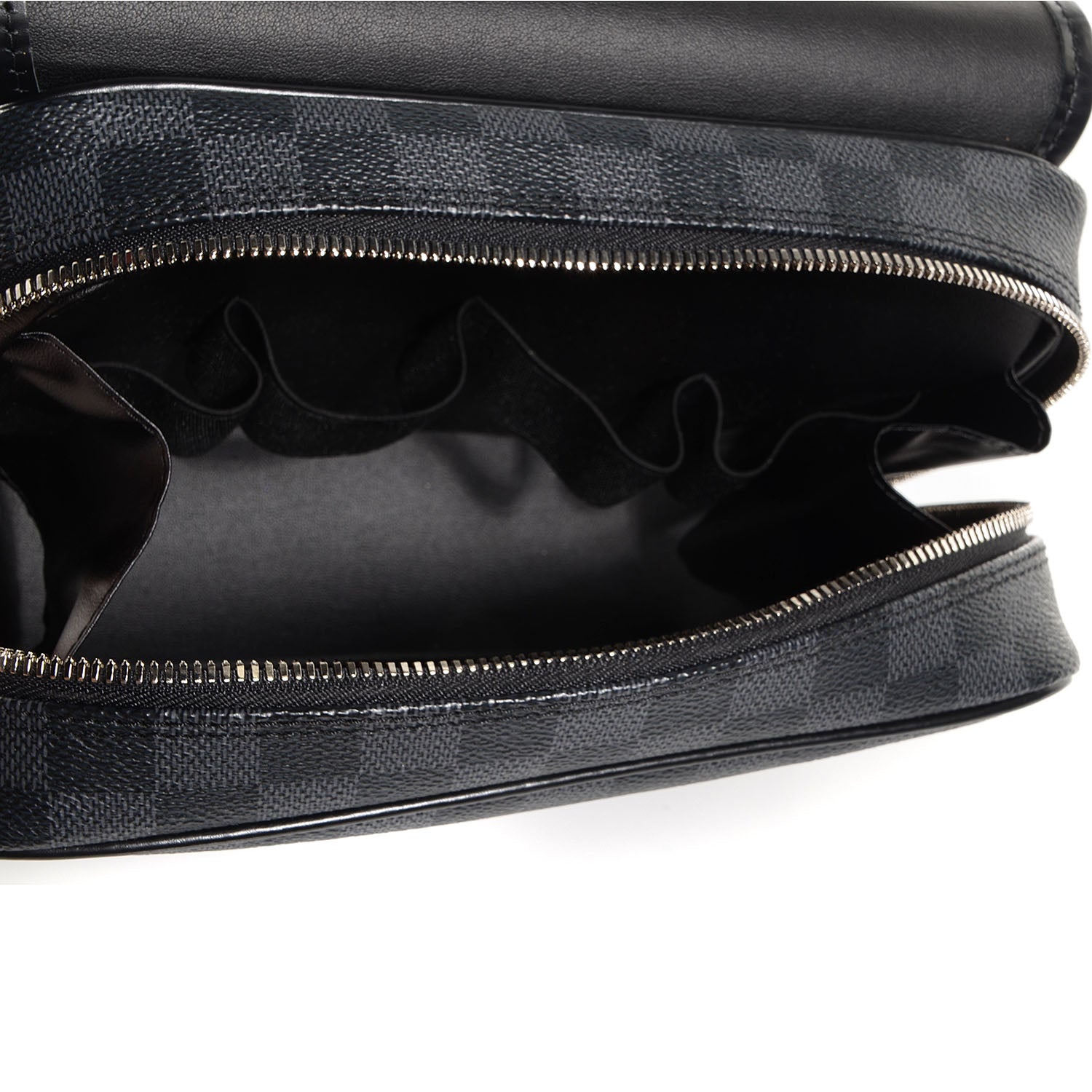 Louis Vuitton Damier Graphite Hanging Toiletry Kit 6 of 8