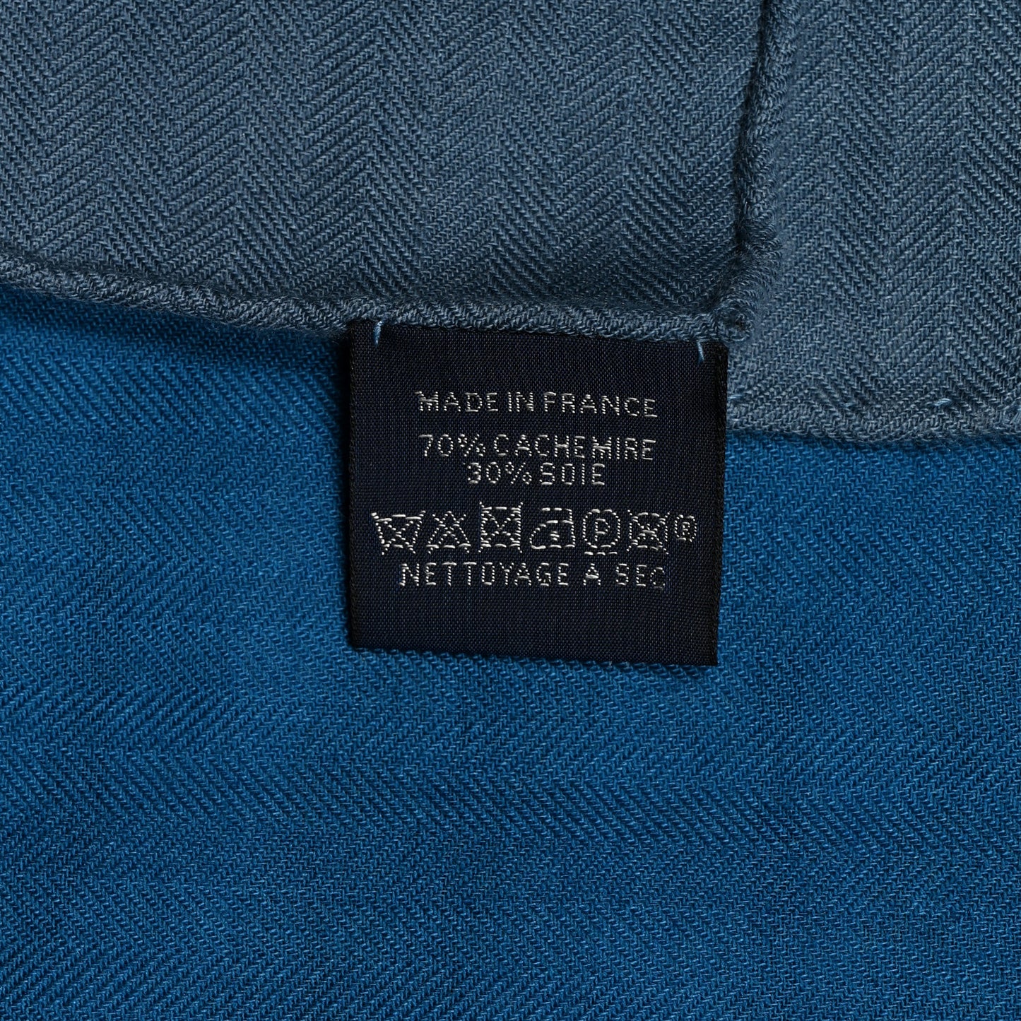 Cashmere Silk Libre Comme Pegase Shawl 140 Bleu Cobalt White