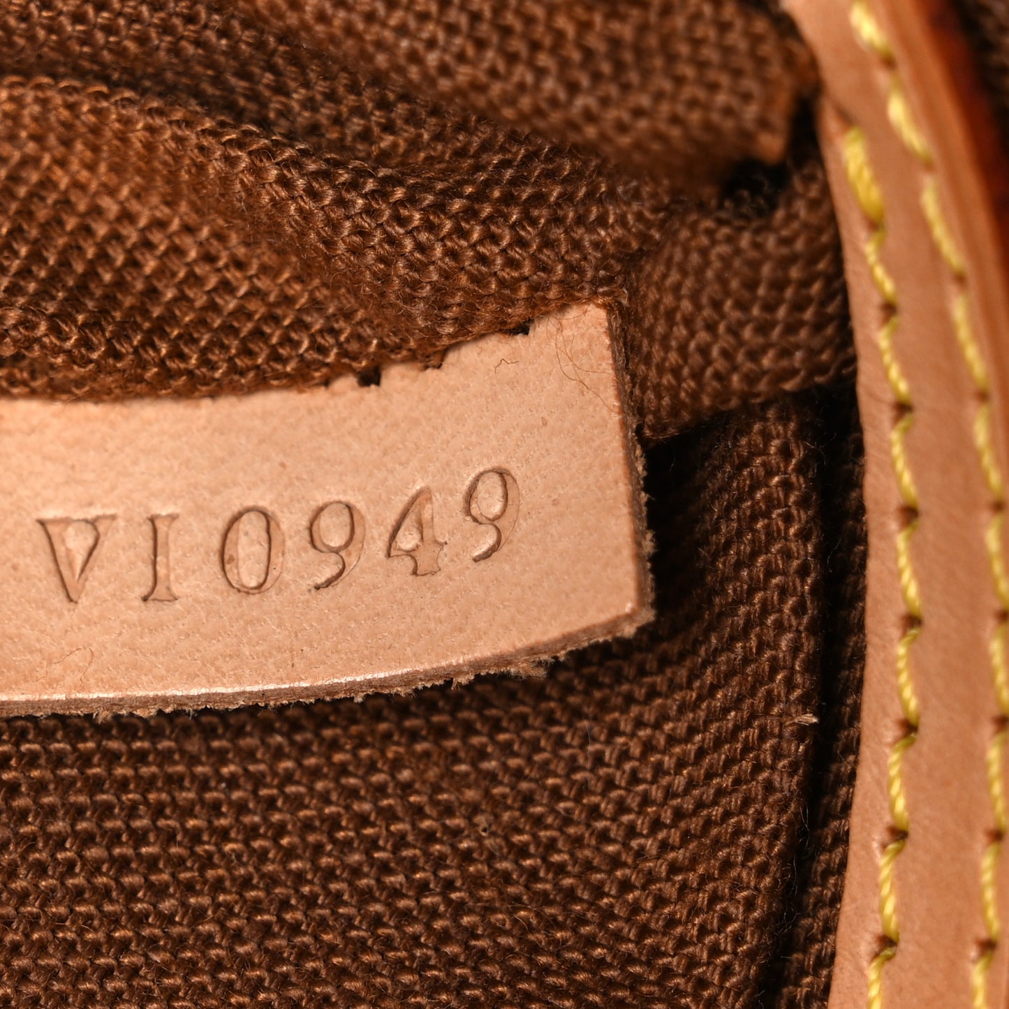 Monogram Alma MM