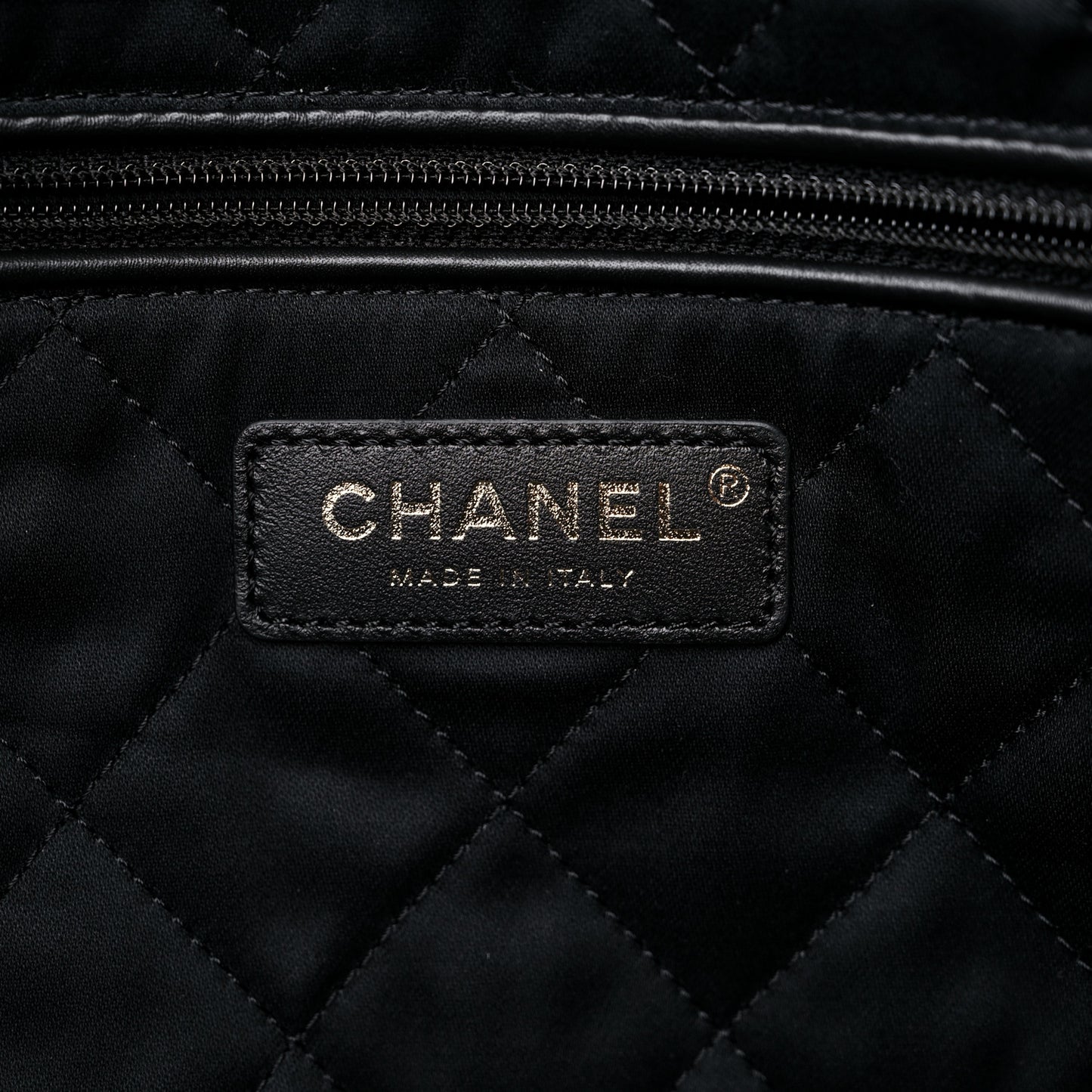 Shiny Calfskin Stitched Chanel 22 Black White