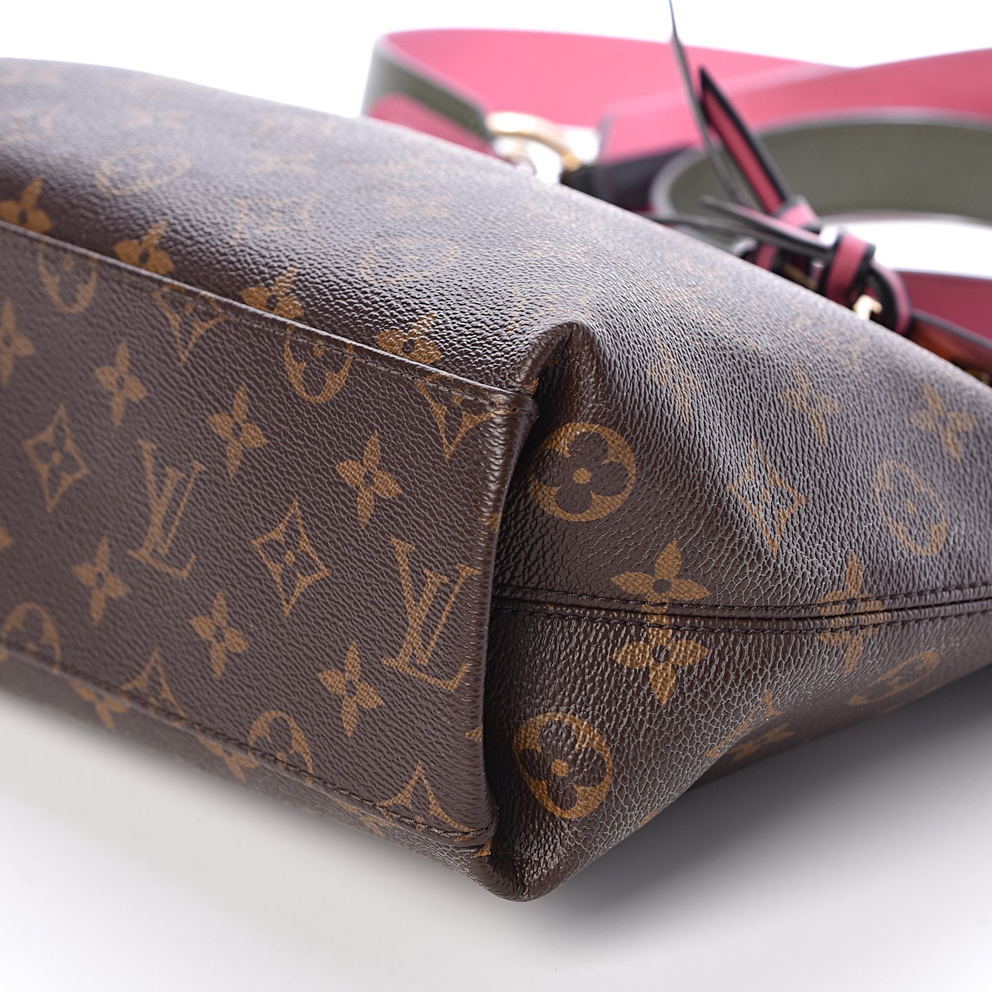 Monogram Tuileries Besace Kaki
