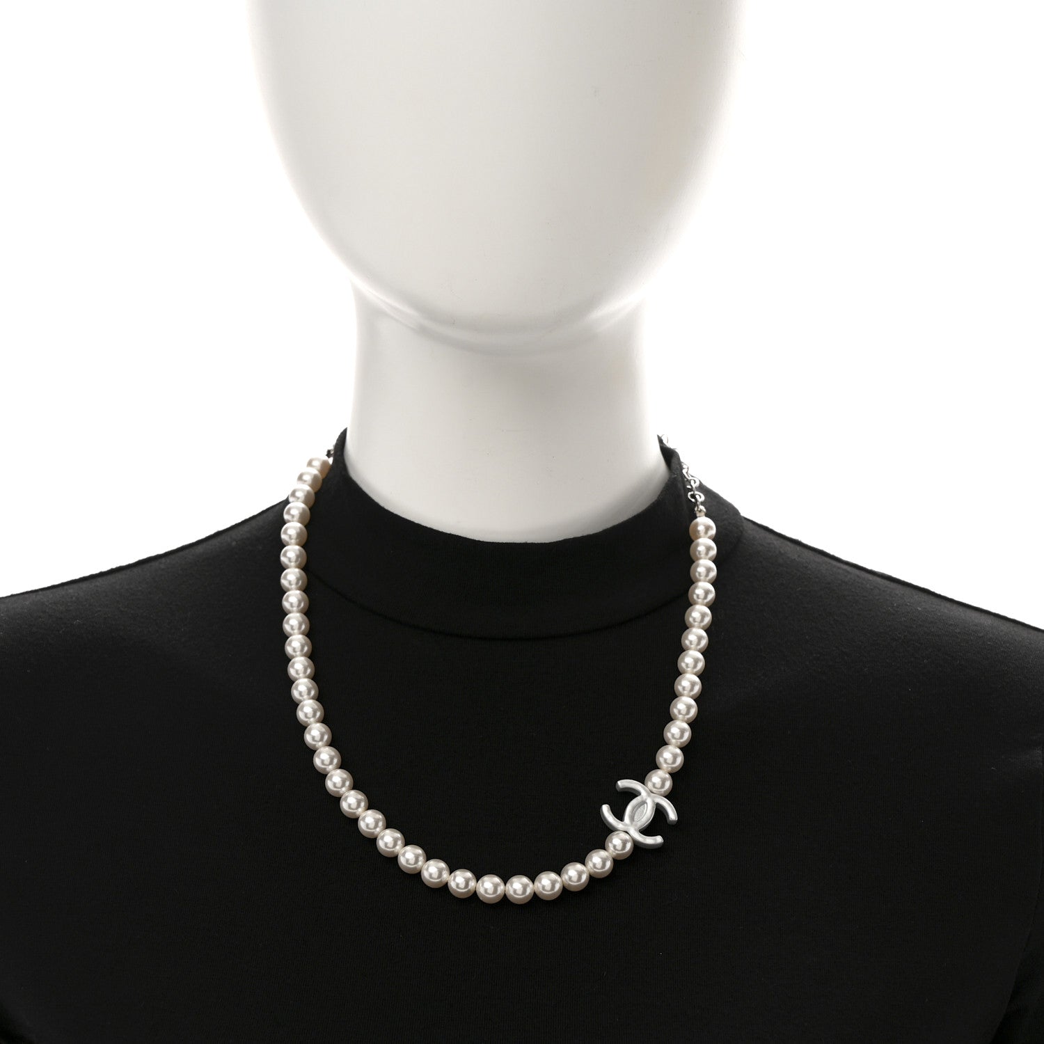 Chanel Pearl Metal CC Short Necklace Silver 2 of 6