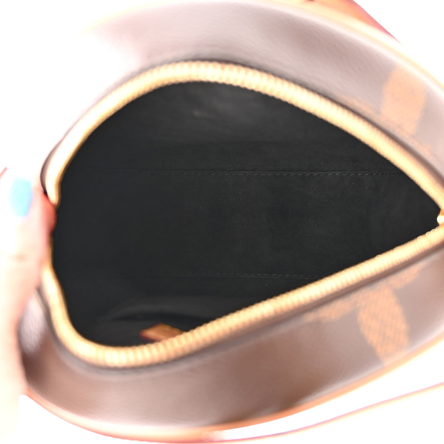 Louis Vuitton Reverse Monogram Giant Boite Chapeau Souple 5 of 11