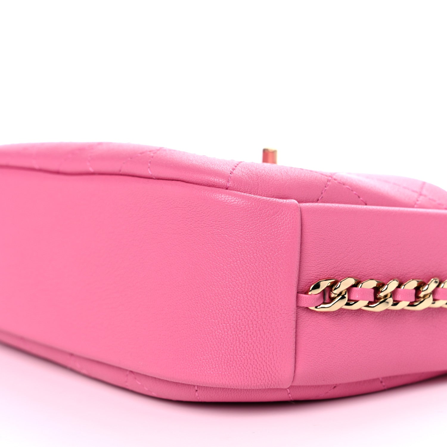 Chanel Goatskin Quilted Medium Casual Trip Camera Case Pink 8 of 9
