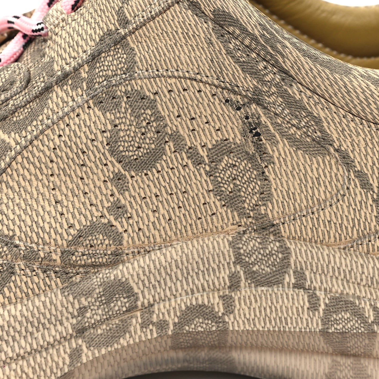 Ultralight Plume Calfskin Monogram Printed Womens Gucci Run Sneakers 38.5 Beige Ebony