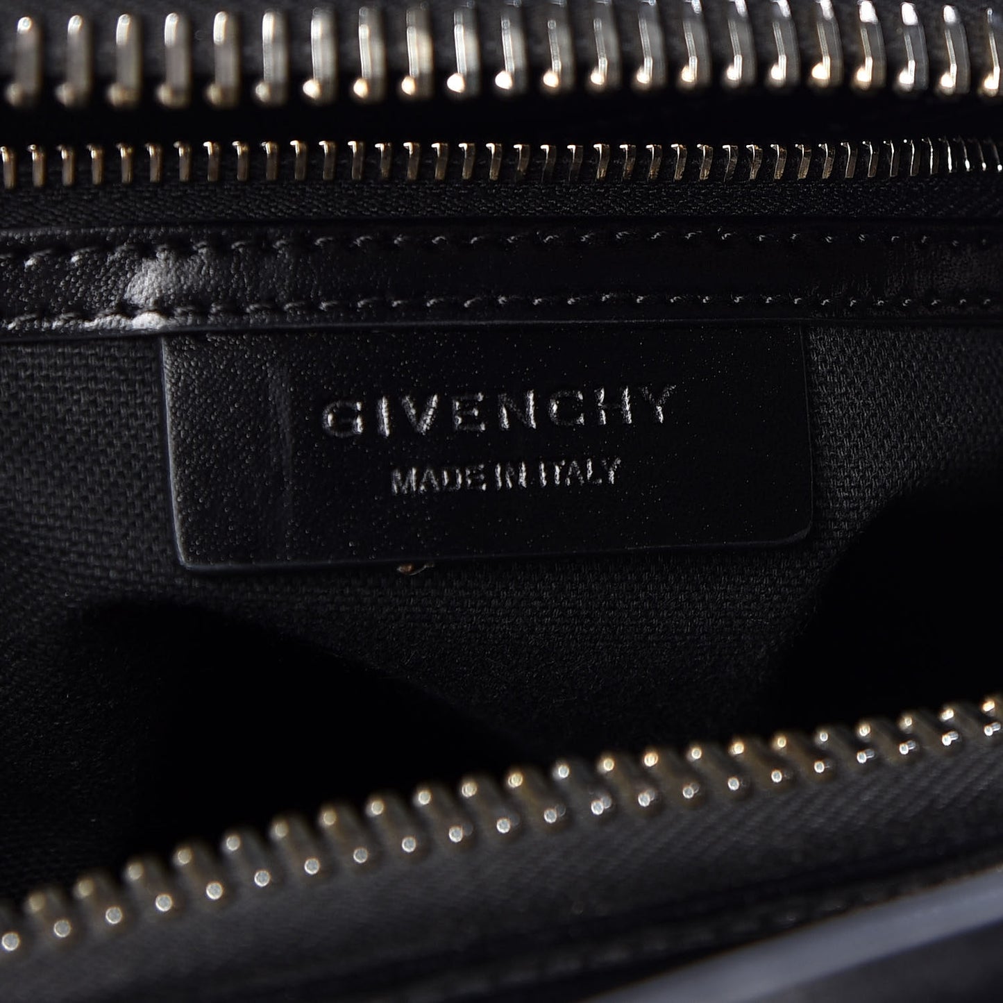 Shiny Lord Calfskin Small Antigona Black
