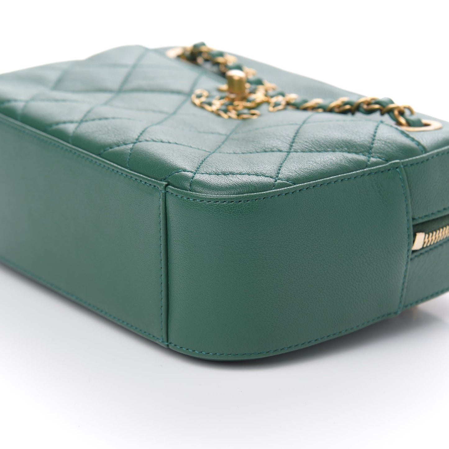 Goatskin Quilted Chain Infinity Camera Case Green